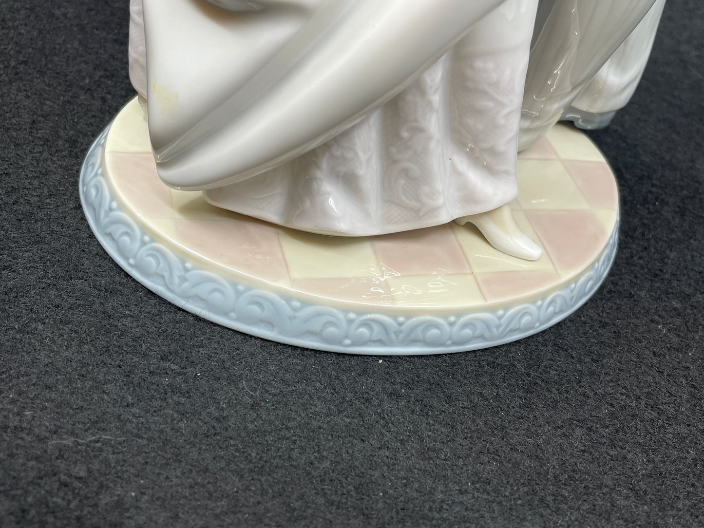 Lladro "I Love You Truly" #1528 NO BOX AS IS (0GU003)