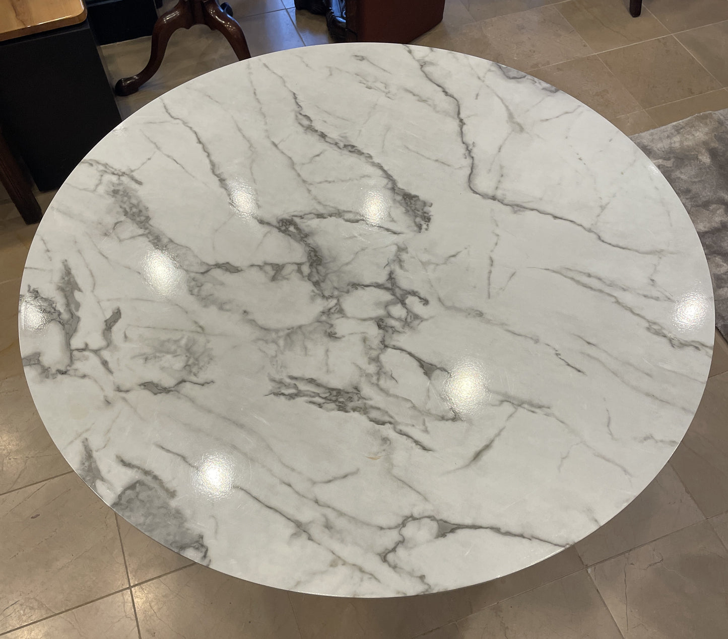 Saarinen Style Faux Marble Center Table with Bronze Base (0LG012)