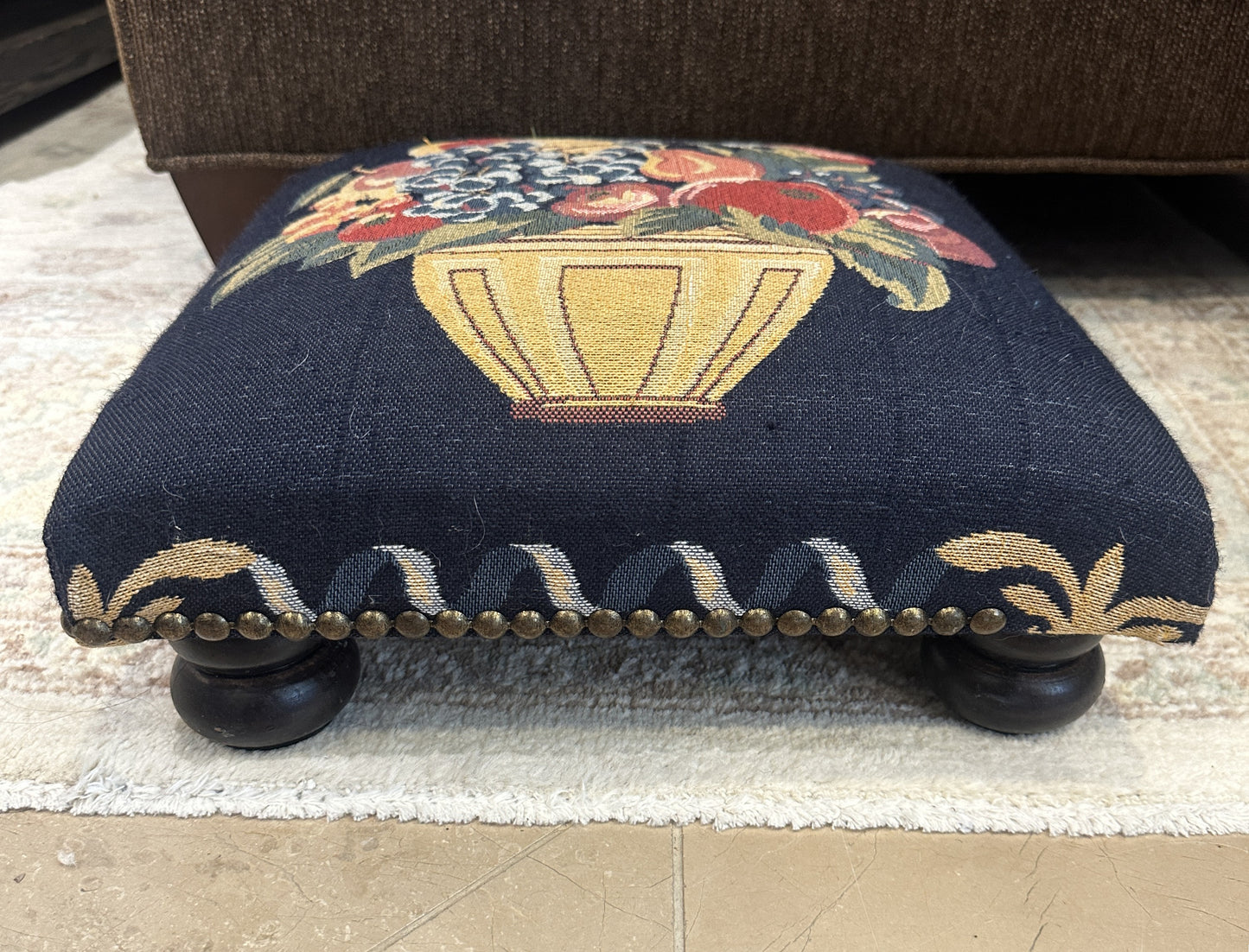 Footstool - Fruit Bowl (01401P)