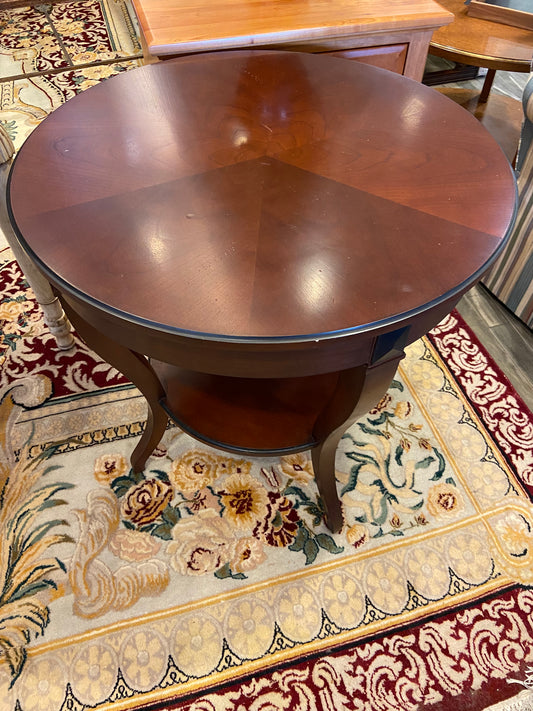 Hickory Chair Round Table (25168)