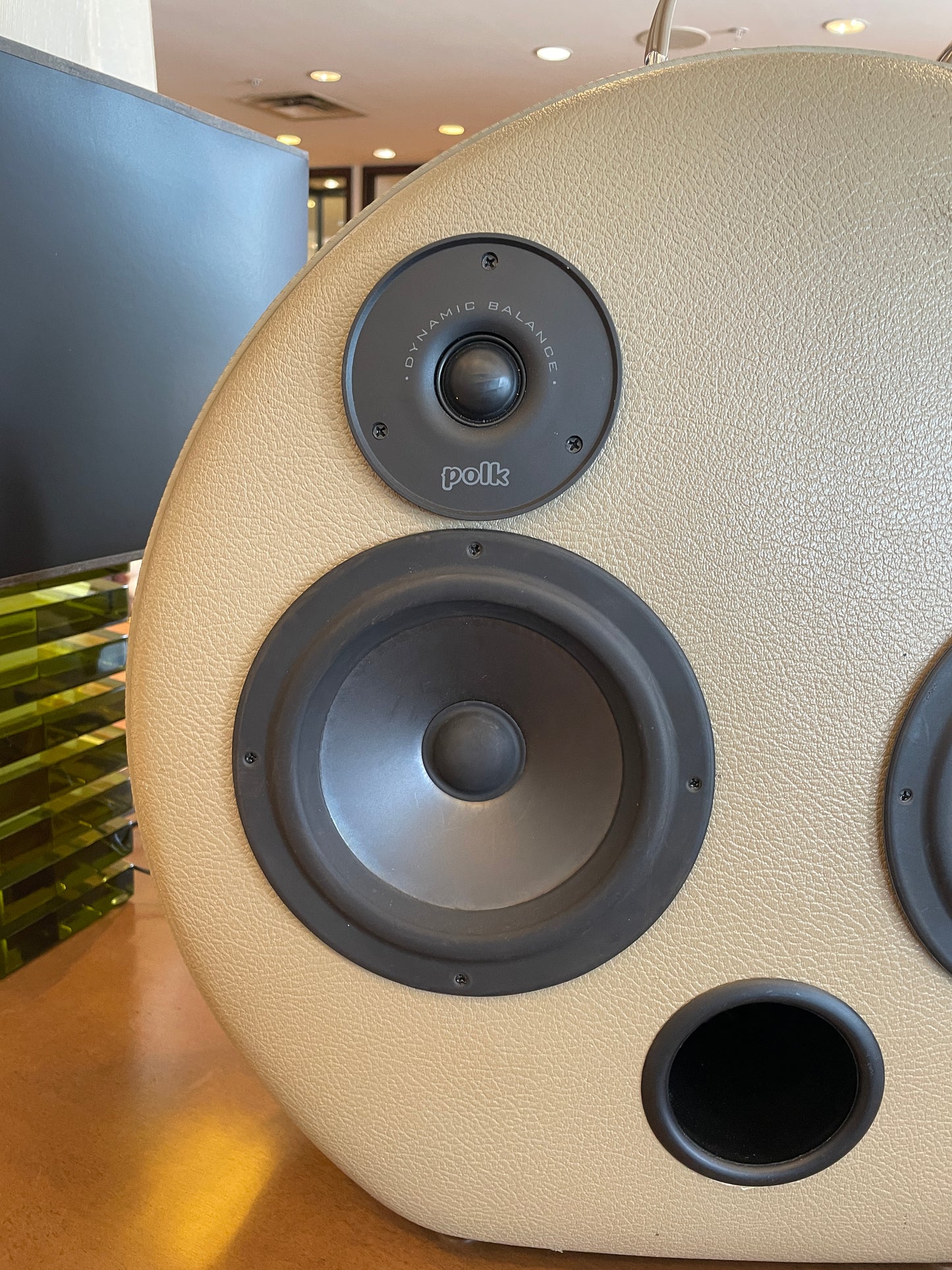 "Lola" Audio Bluetooth Speaker (0OZ001)