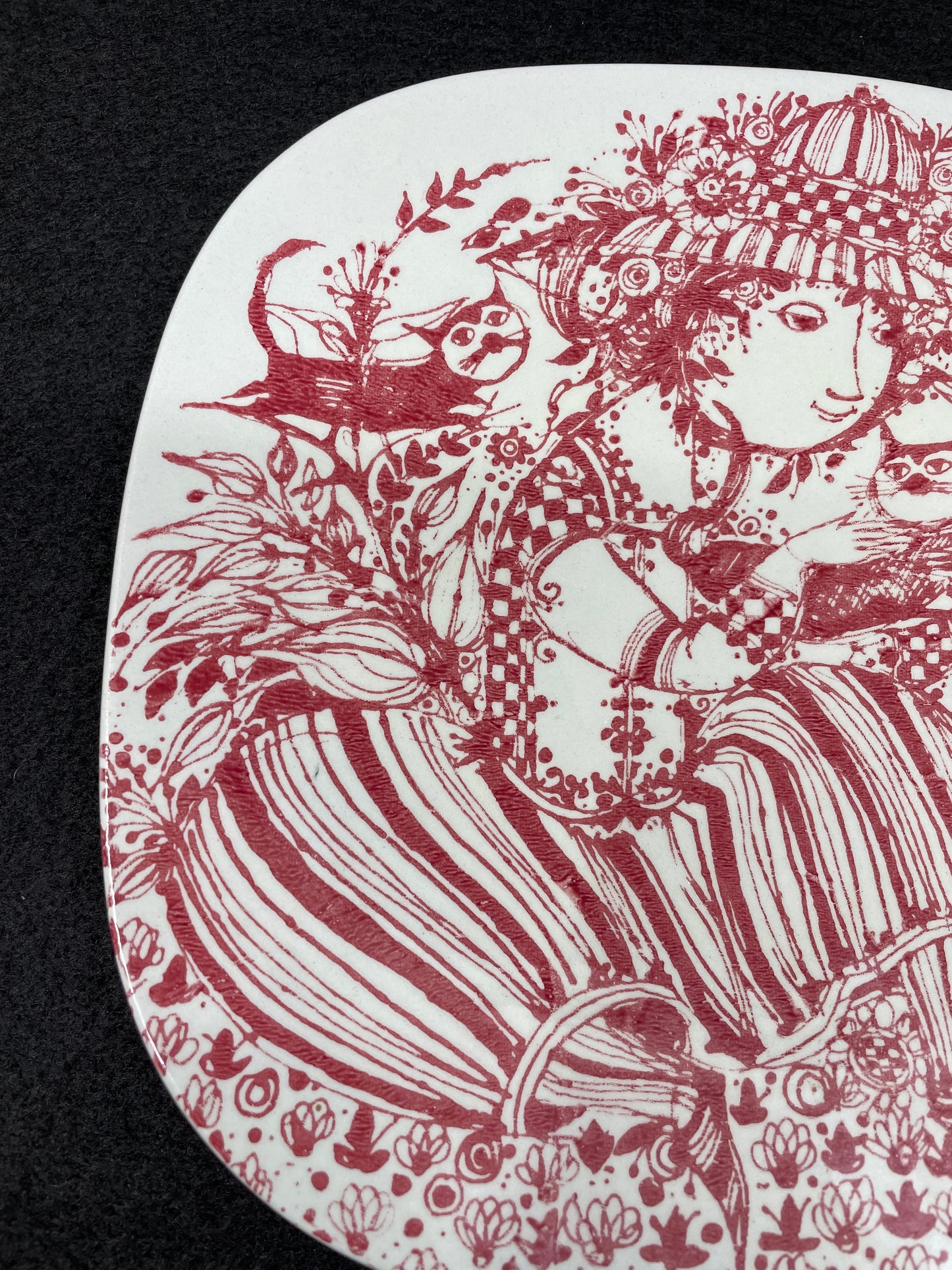 Bjorn Wiinblad "Louise" Plate, numbered (0JA006)