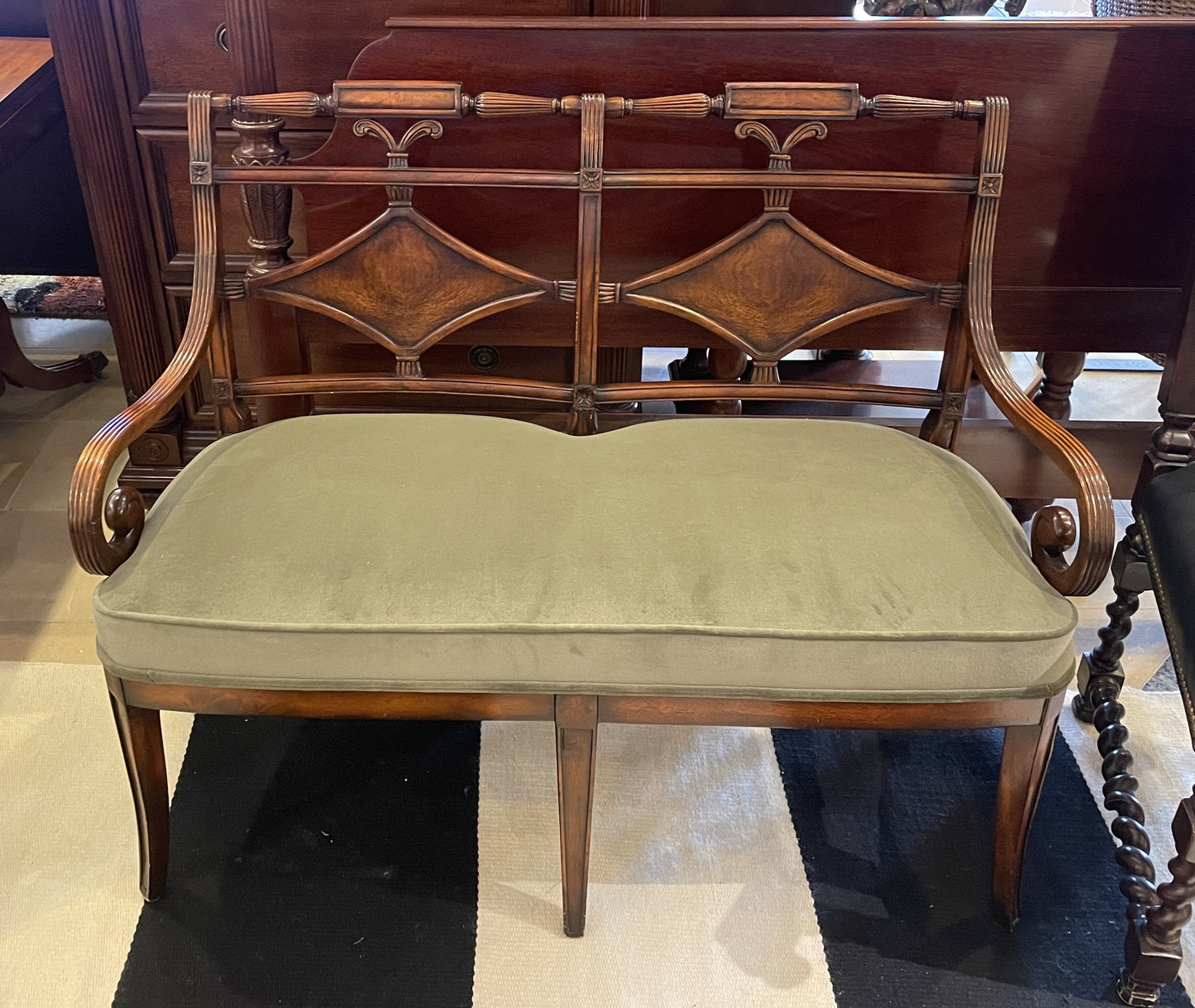 Theodore Alexander Patroness Bench (0HS005)