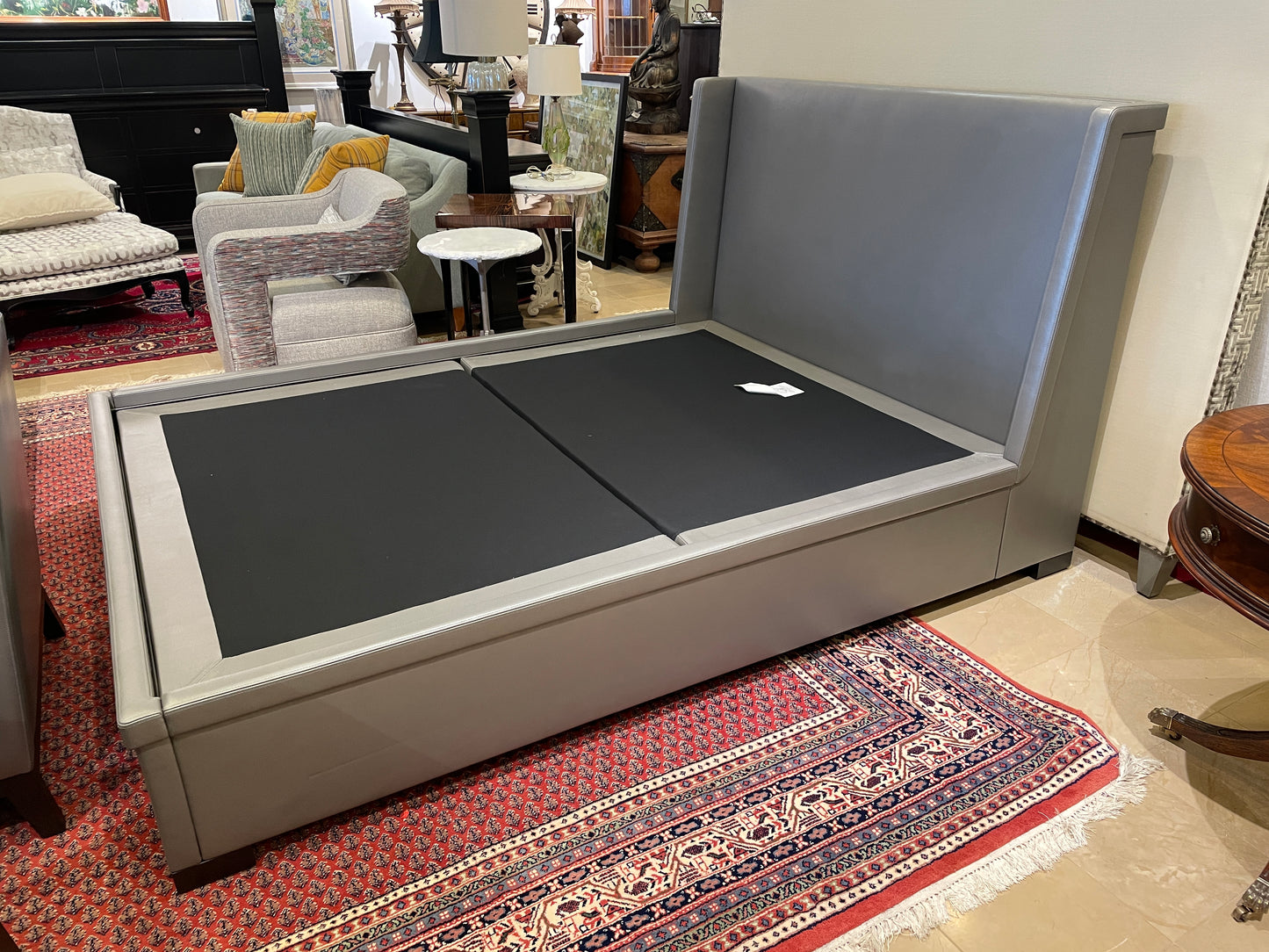 Anees "Hamilton" Leather Queen Platform Bed (05B005)
