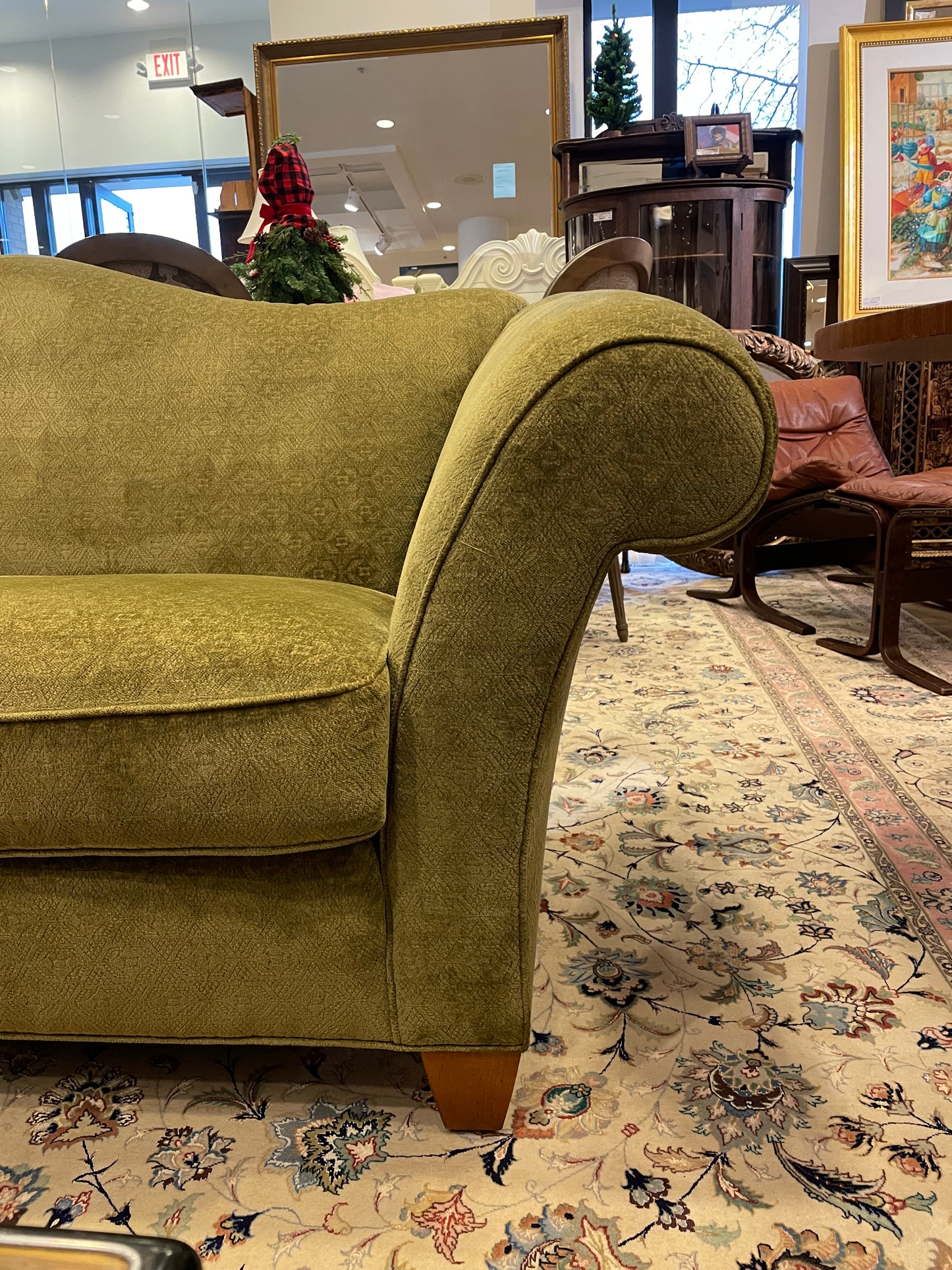 Stickley Camelback Loveseat AS IS (C37YXW)
