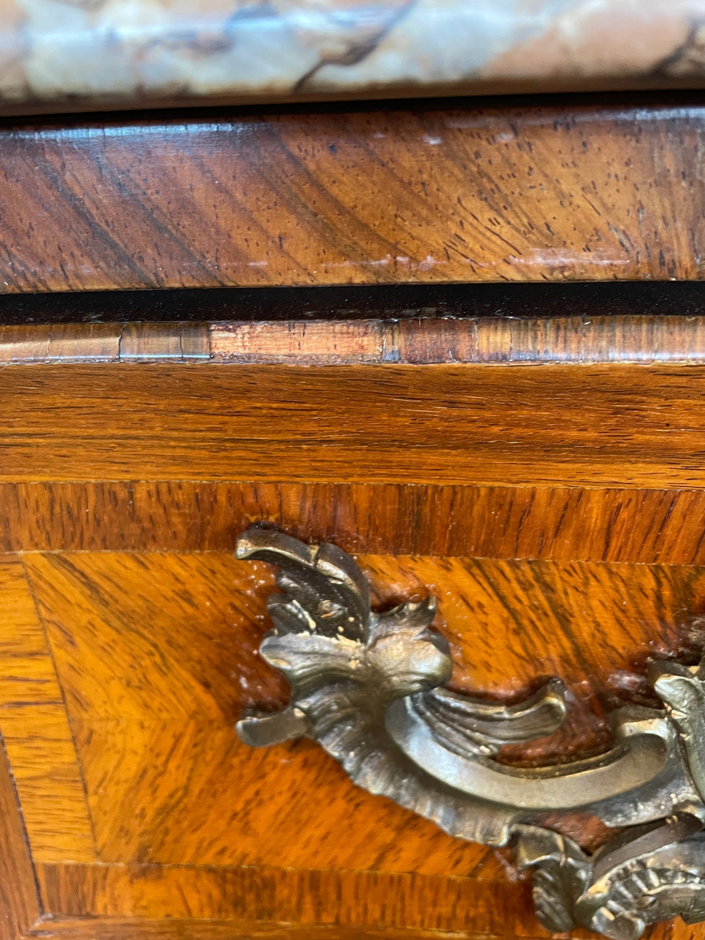 Antique Louis XV Bombe Satinwood Commode with Bronze Ormolu (05B006)