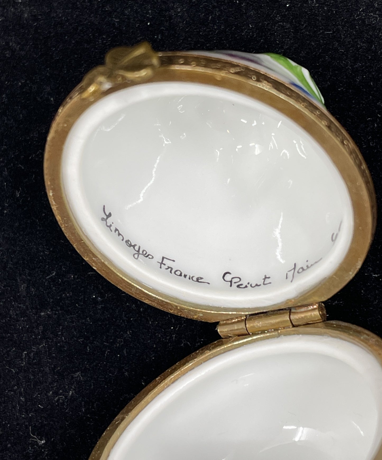 Limoges Pear Trinket Box (0I0002)