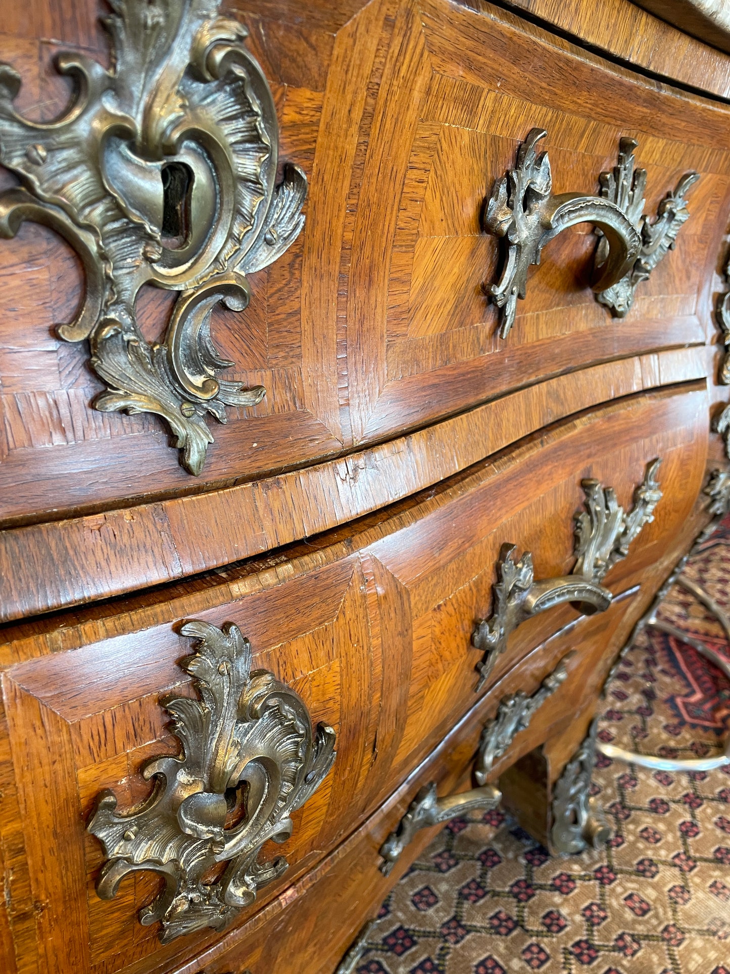 Antique Louis XV Bombe Satinwood Commode with Bronze Ormolu (05B006)