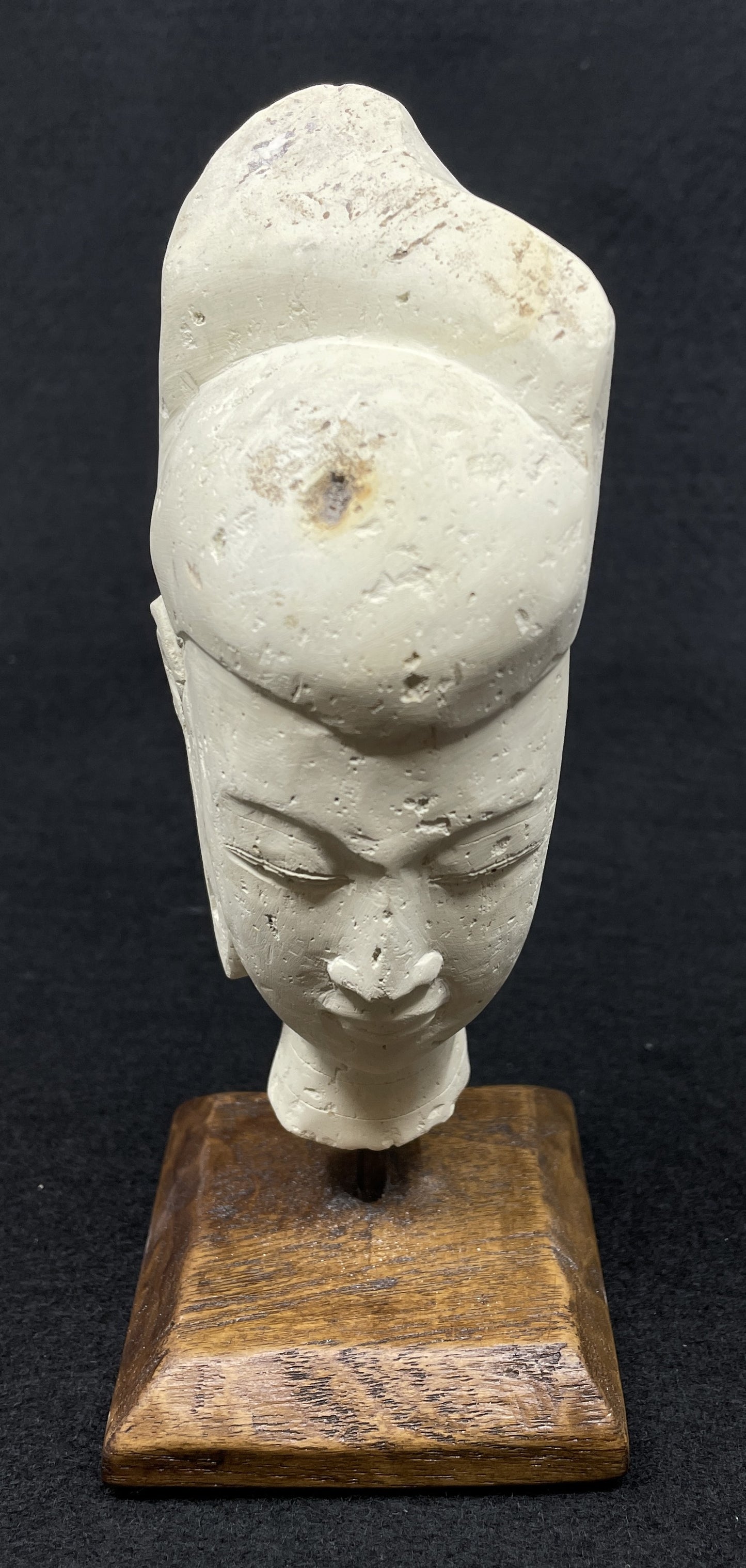 Balinese Stone Head (05B00K)