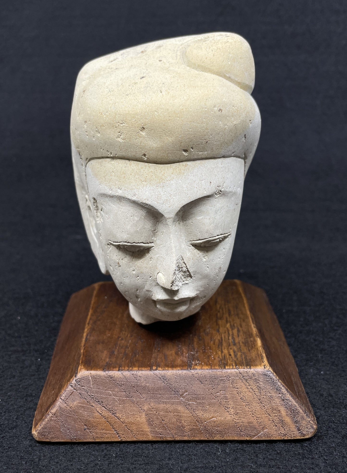 Balinese Stone Head (05B00L)