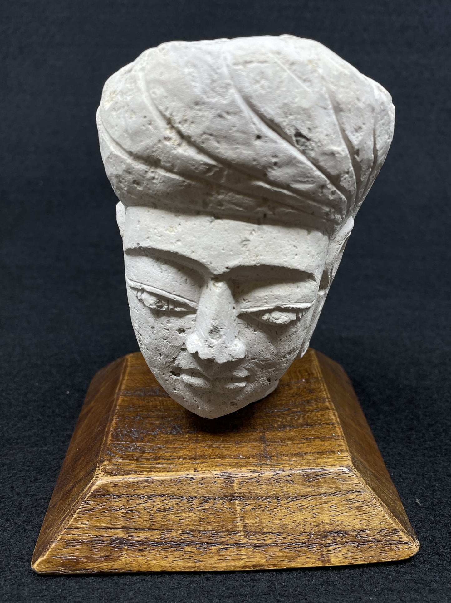 Balinese Stone Head (05B00M)