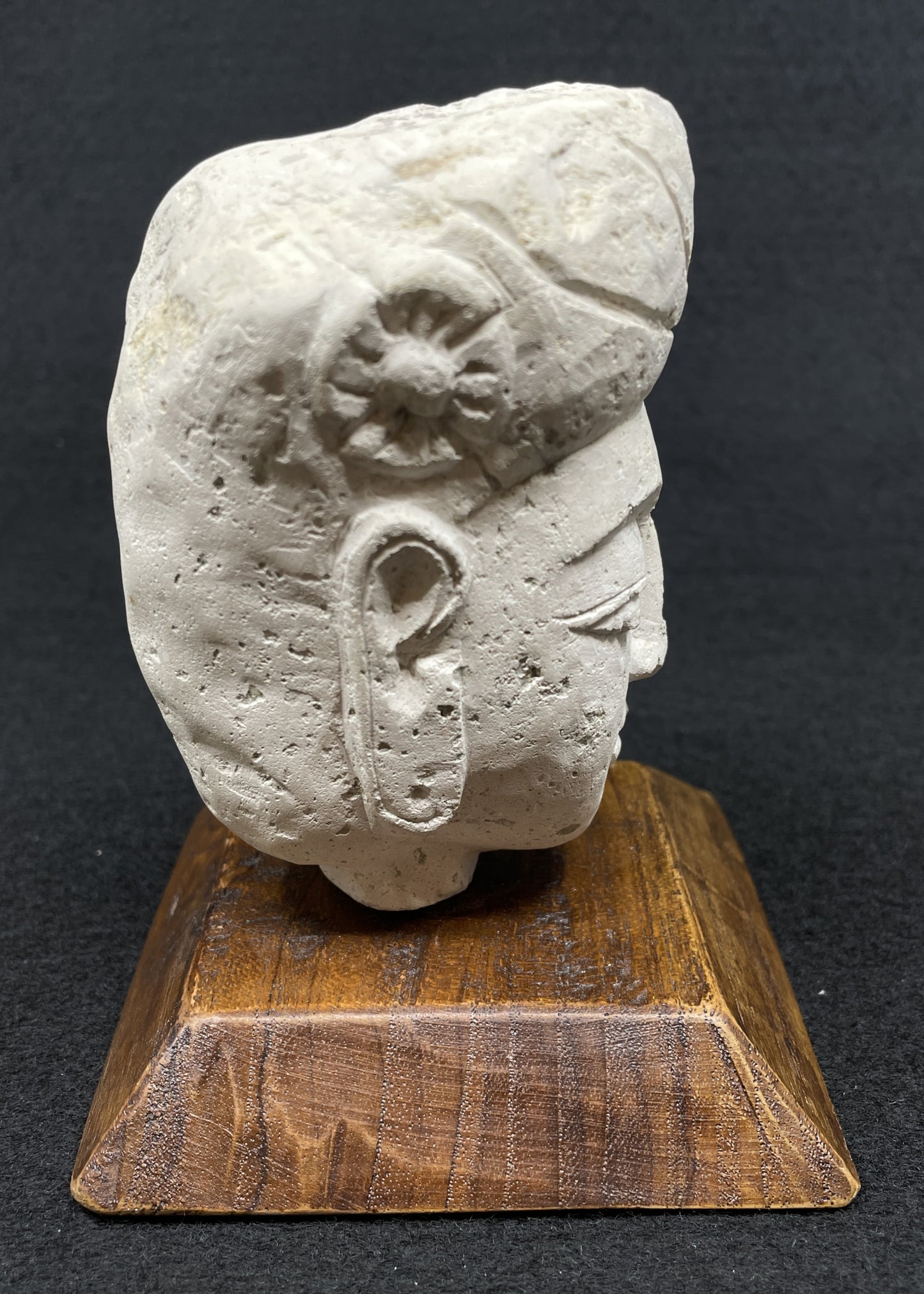 Balinese Stone Head (05B00M)