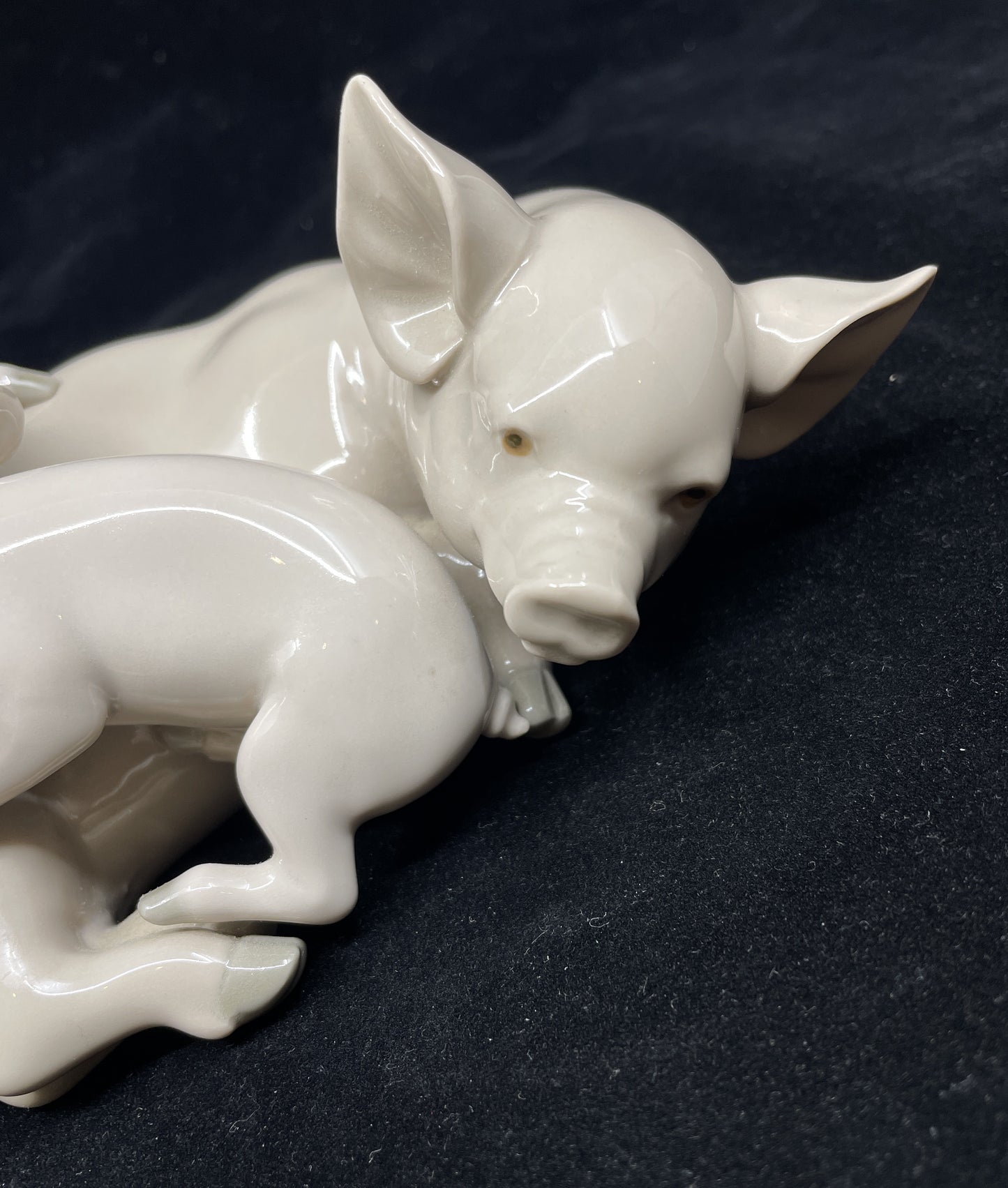 Lladro "Playful Piglets" #5228, no box (0I000C)