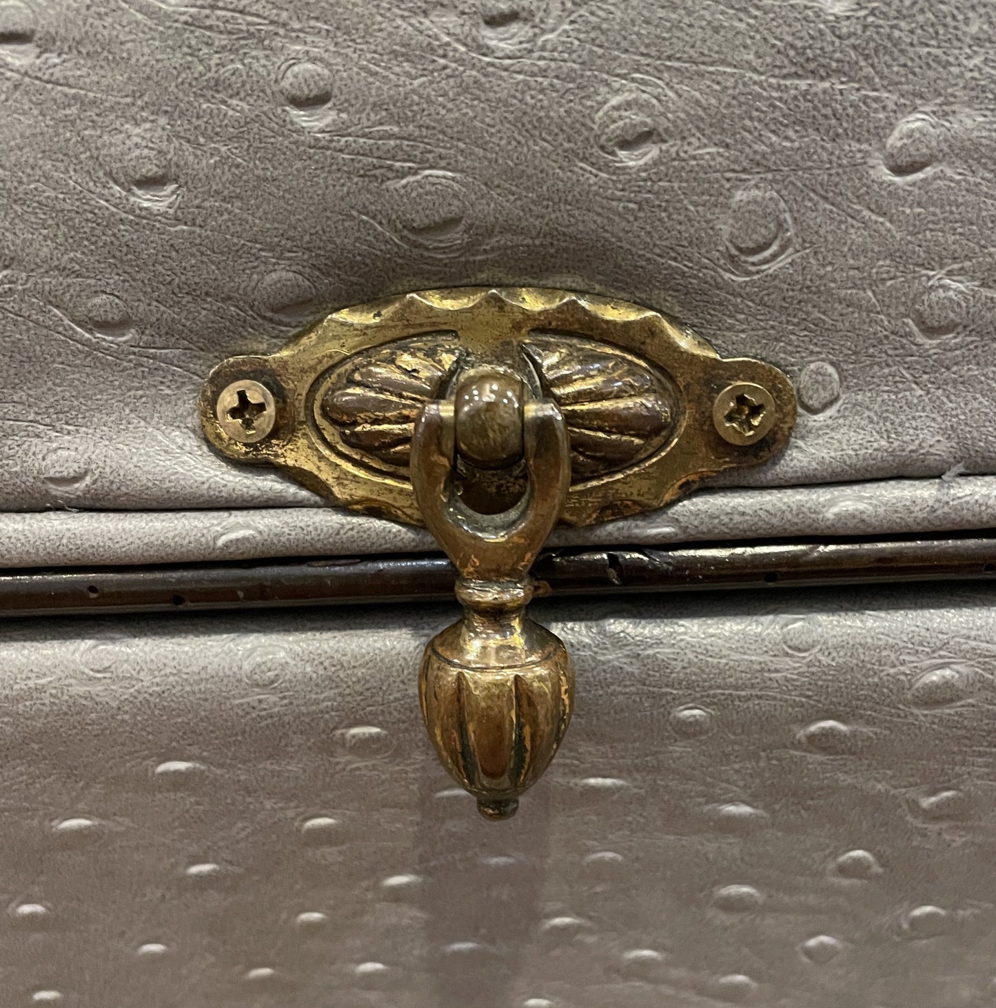 Ostrich Ottoman, AS IS (05B00P)
