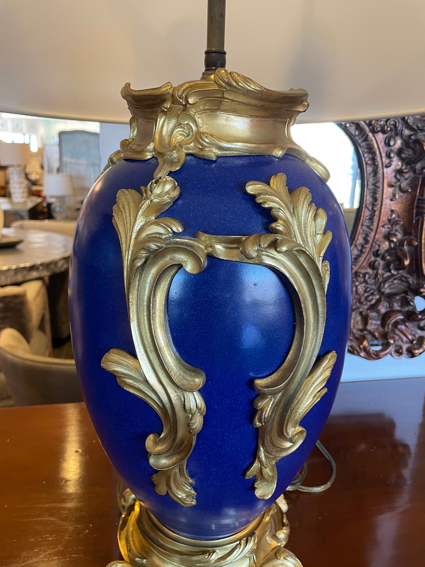Chinese Export Ceramic with Bronze Ormolu Lamps, a Pair. 19th Century (05B00O)