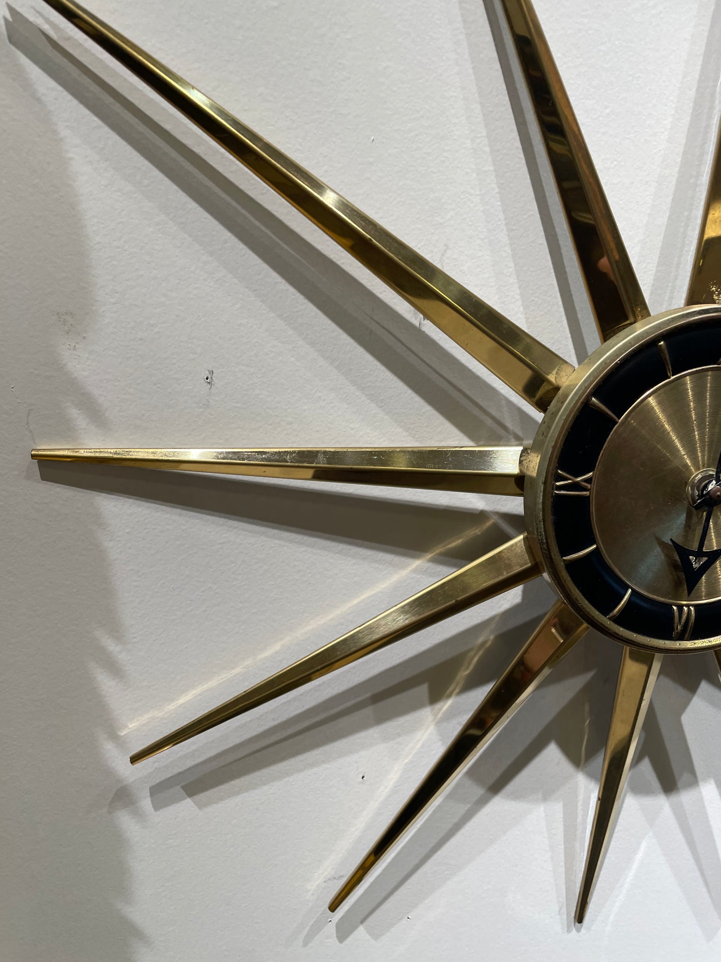 Sessions Vintage Windup Starburst Clock in Working Condition (0PF001)