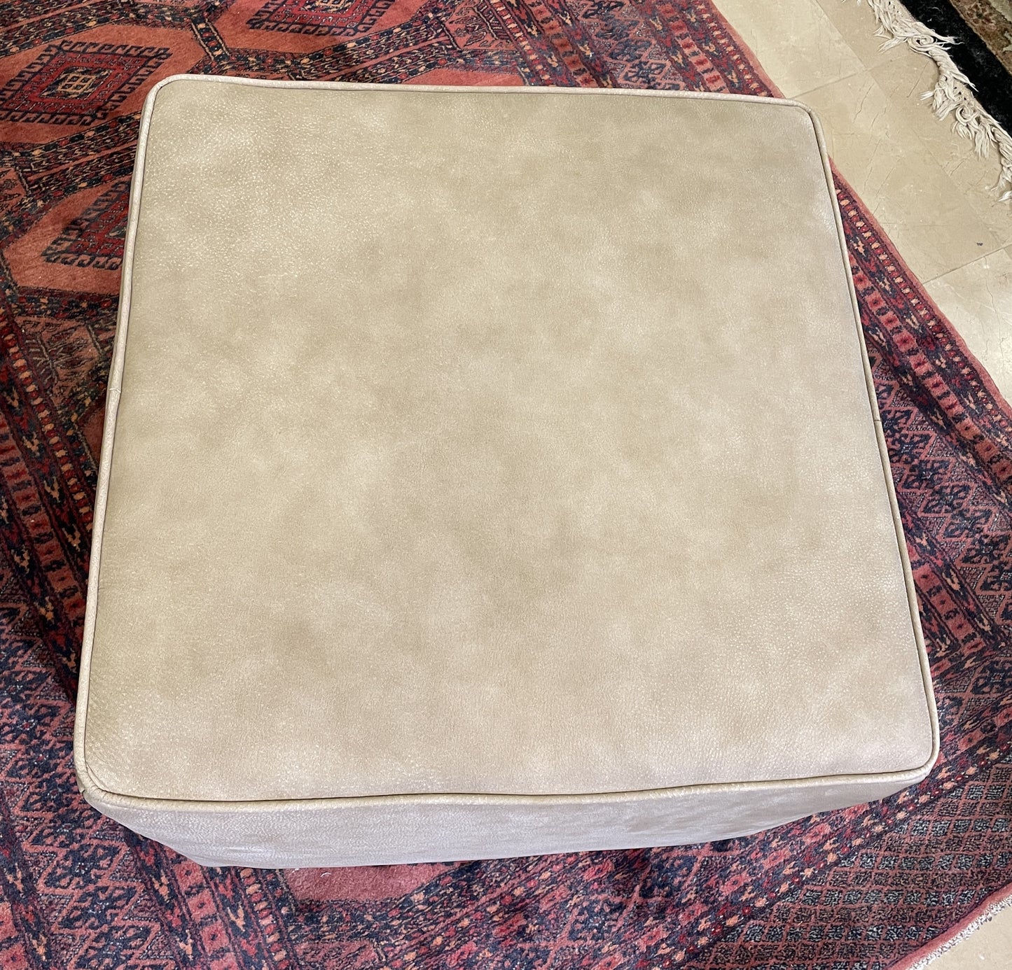 Ethan Allen Dacian Cube Ottoman in Leather (0I6005)