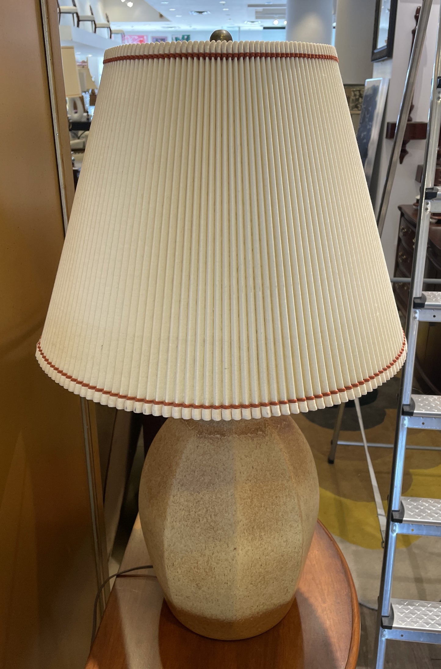 Vintage Haeger Pottery Lamp (0LN004)