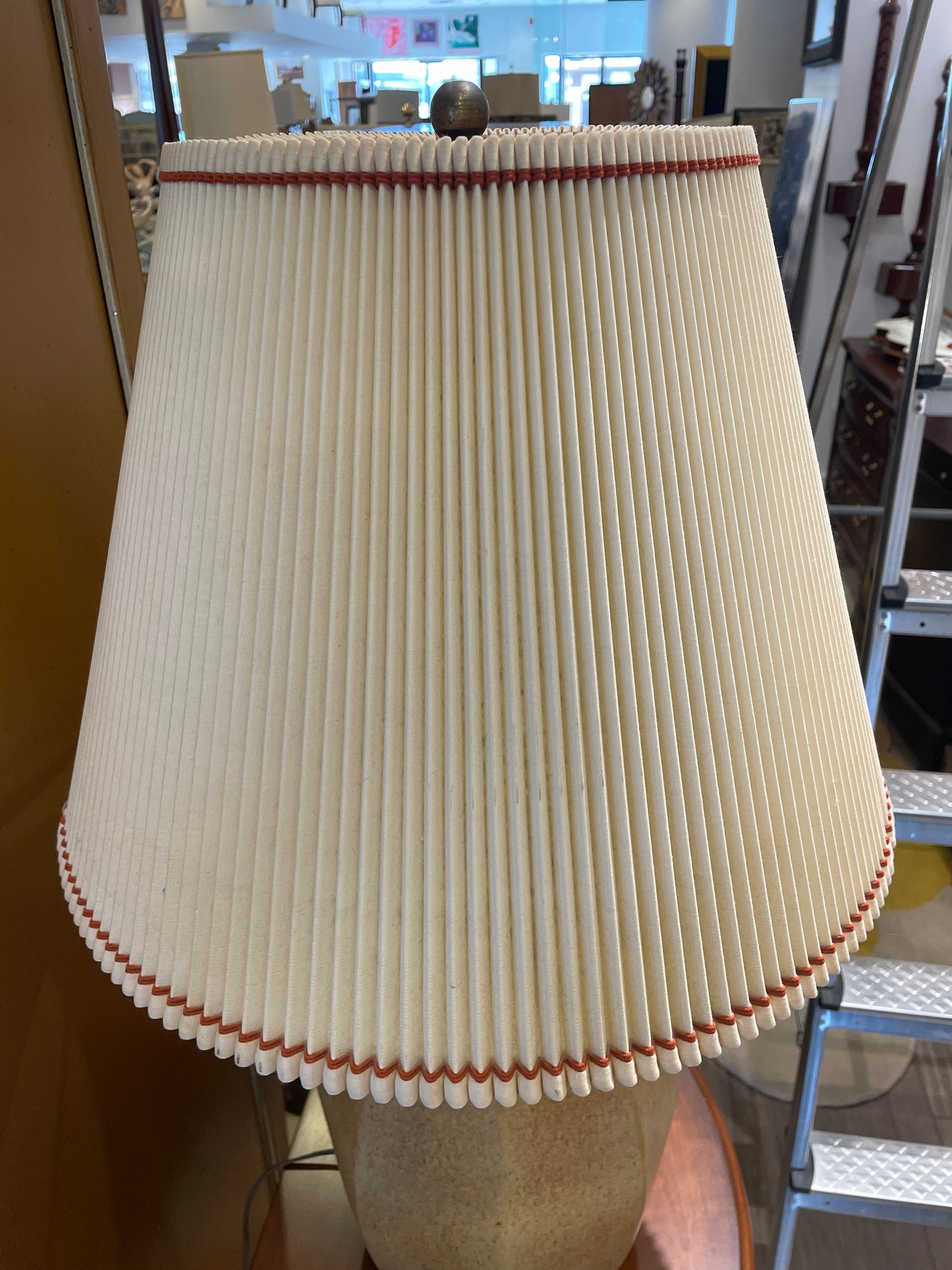 Vintage Haeger Pottery Lamp (0LN004)