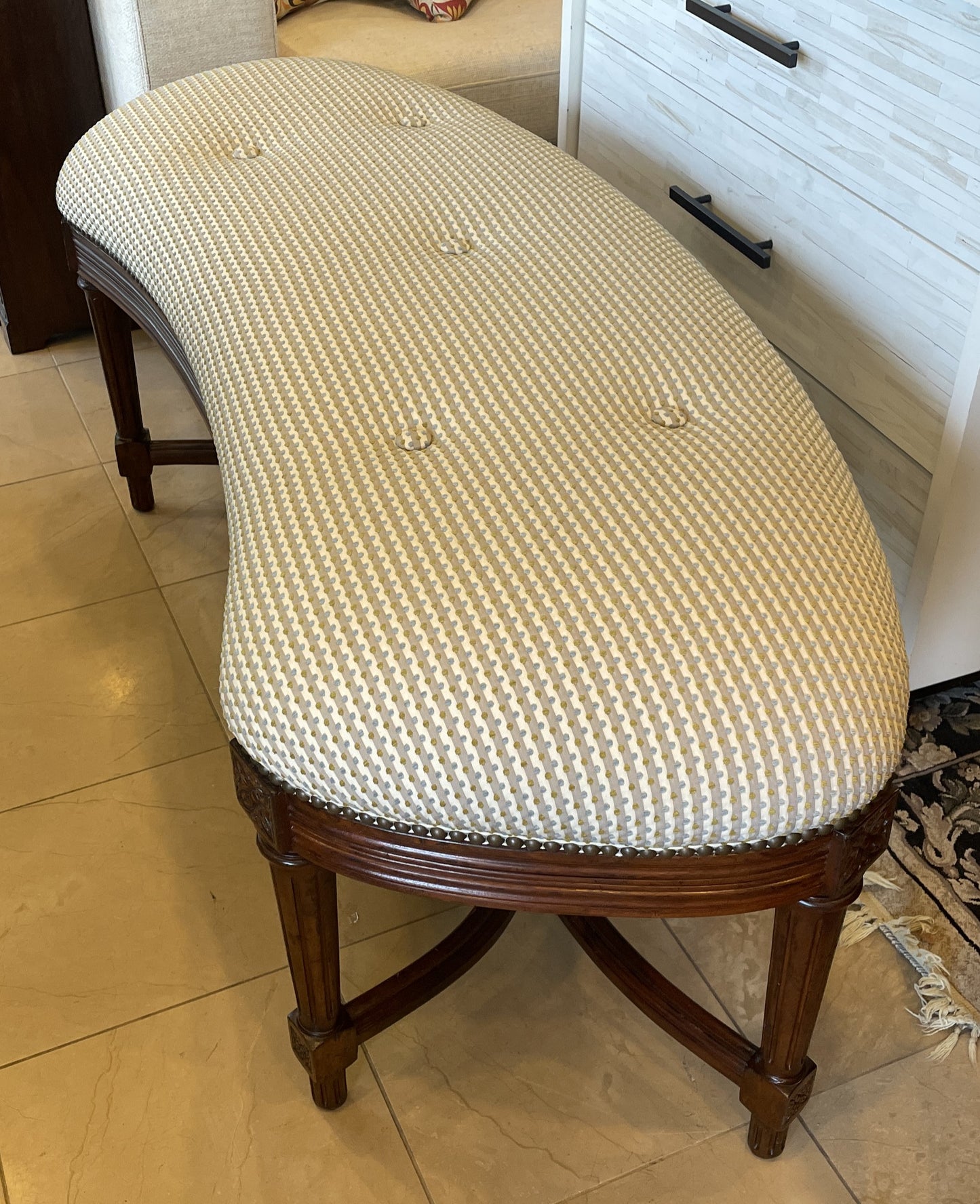 Tufted Kidney Shaped Bench, Reupholstered (0LP003)