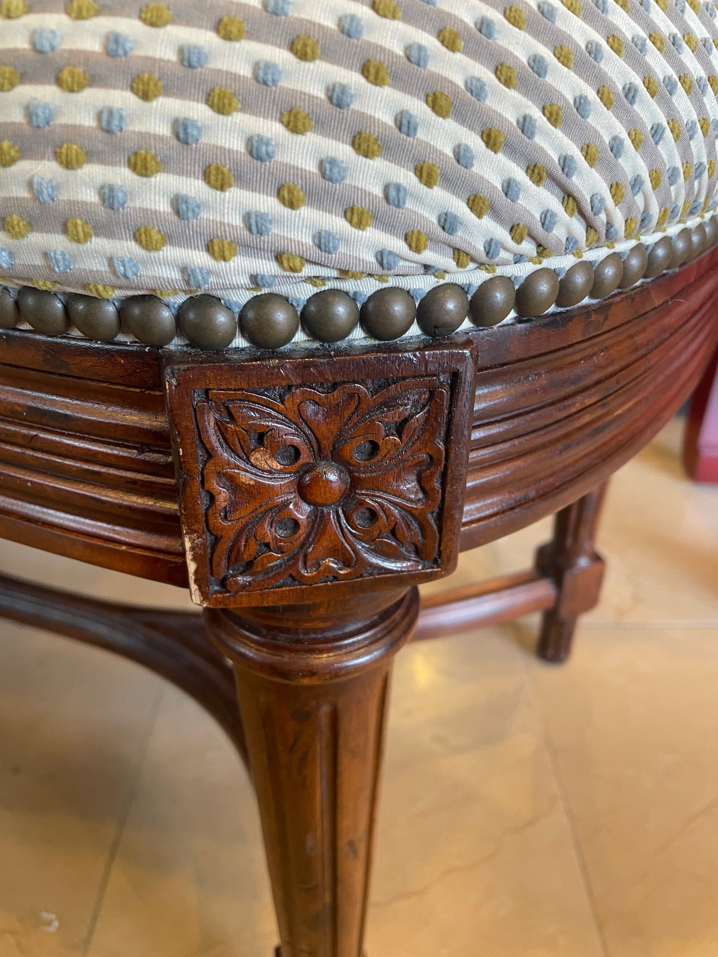Tufted Kidney Shaped Bench, Reupholstered (0LP003)