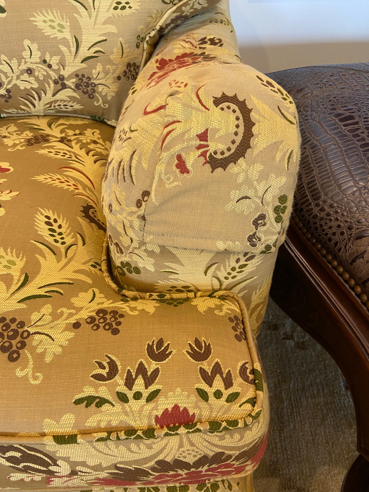 Henredon Floral Sofa (25486)