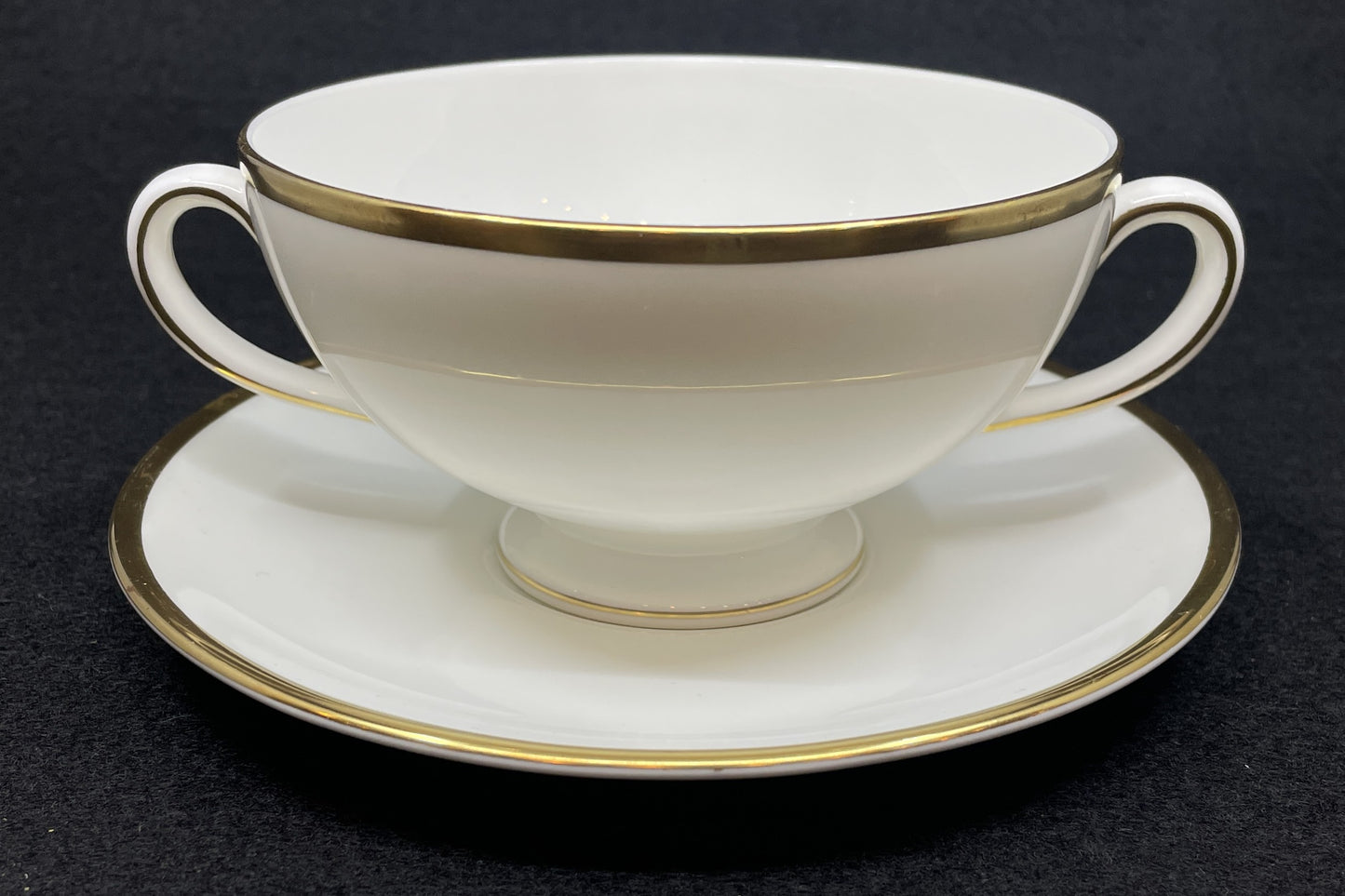 Wedgwood "California" -serving for 10 (+Extra and serving pieces) (0LN00M)