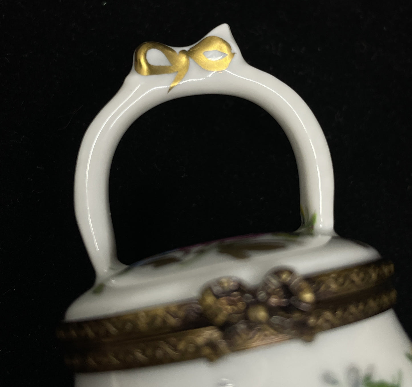 Limoges Trinket Box Floral Basket (0IB00C)