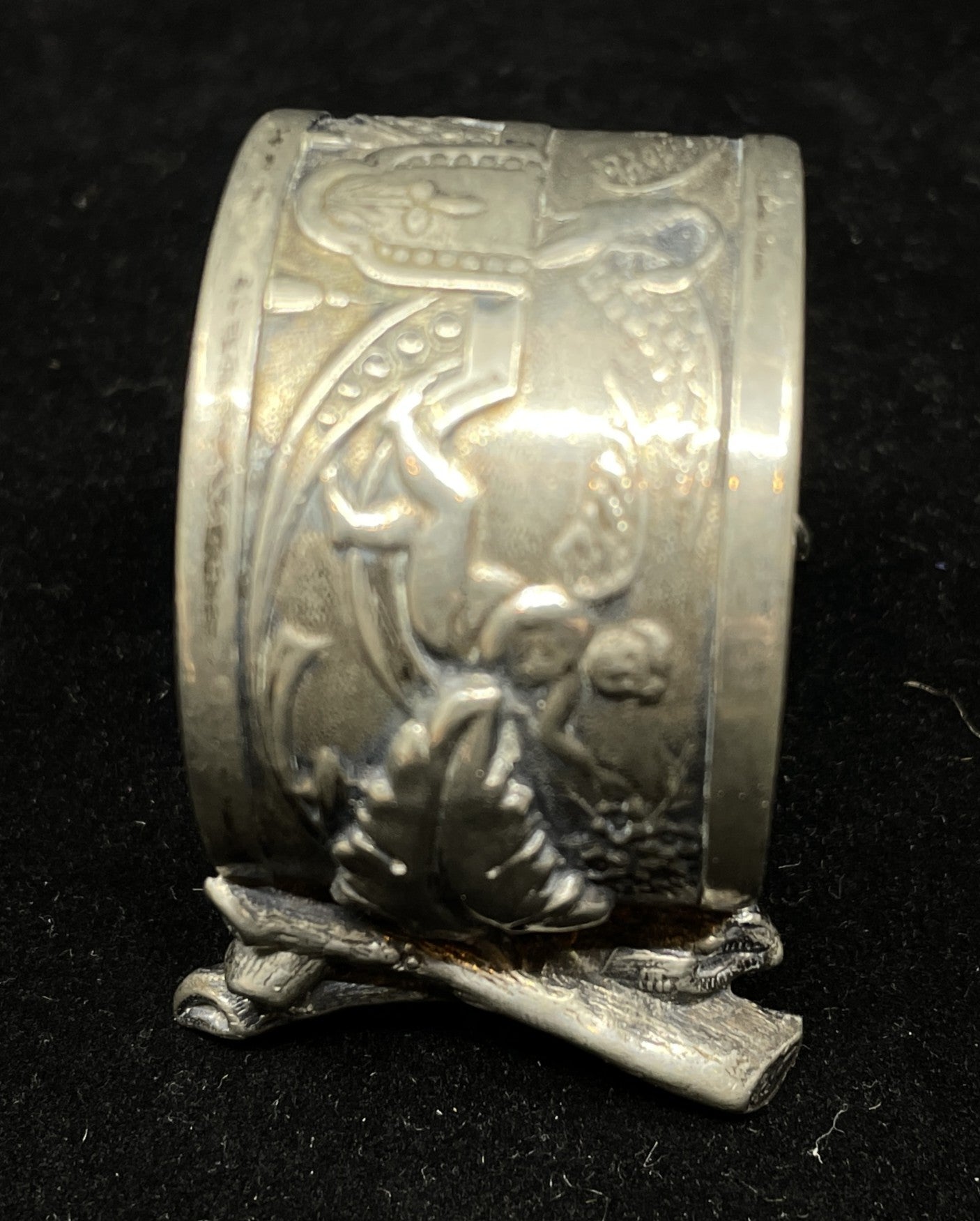 Antique Silverplate Angel Napkin Ring (0IB005)