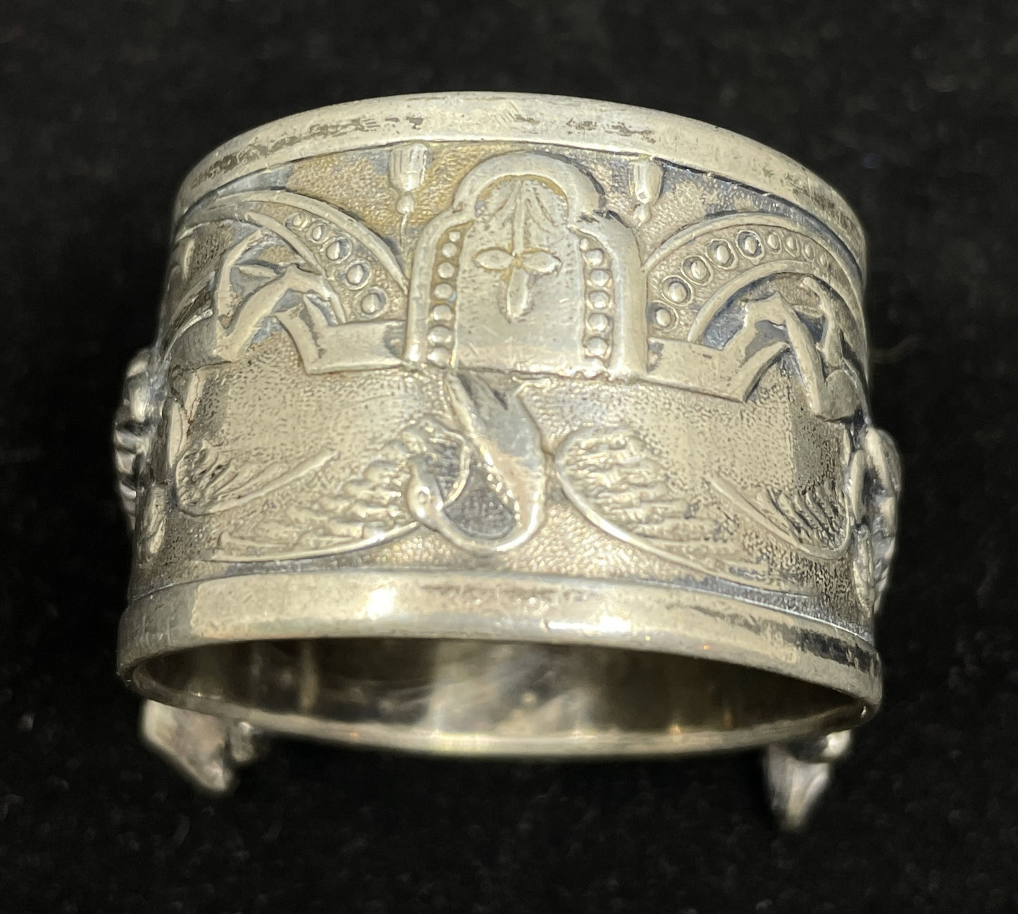 Antique Silverplate Angel Napkin Ring (0IB005)