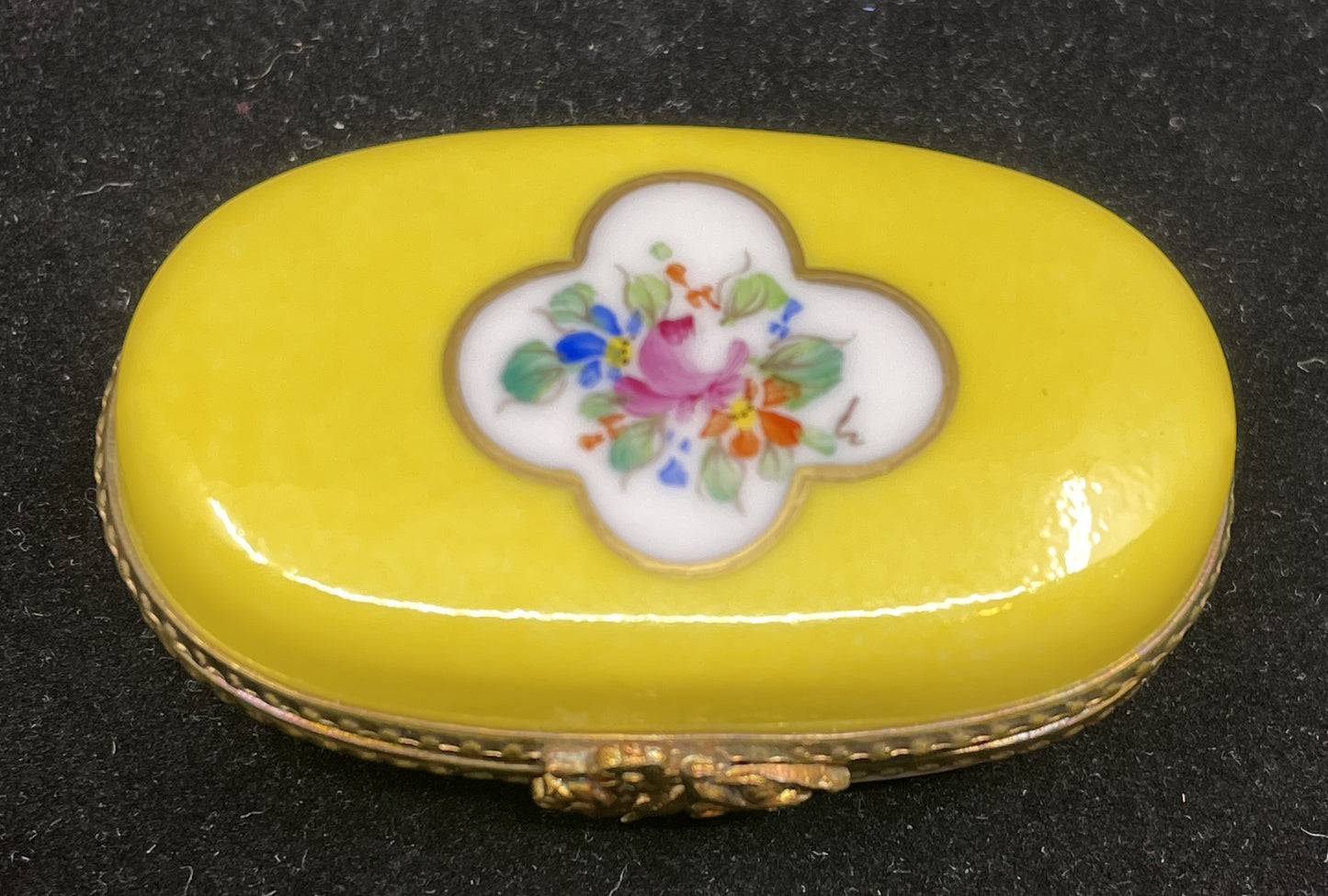Limoges yellow floral trinket box (00P006)
