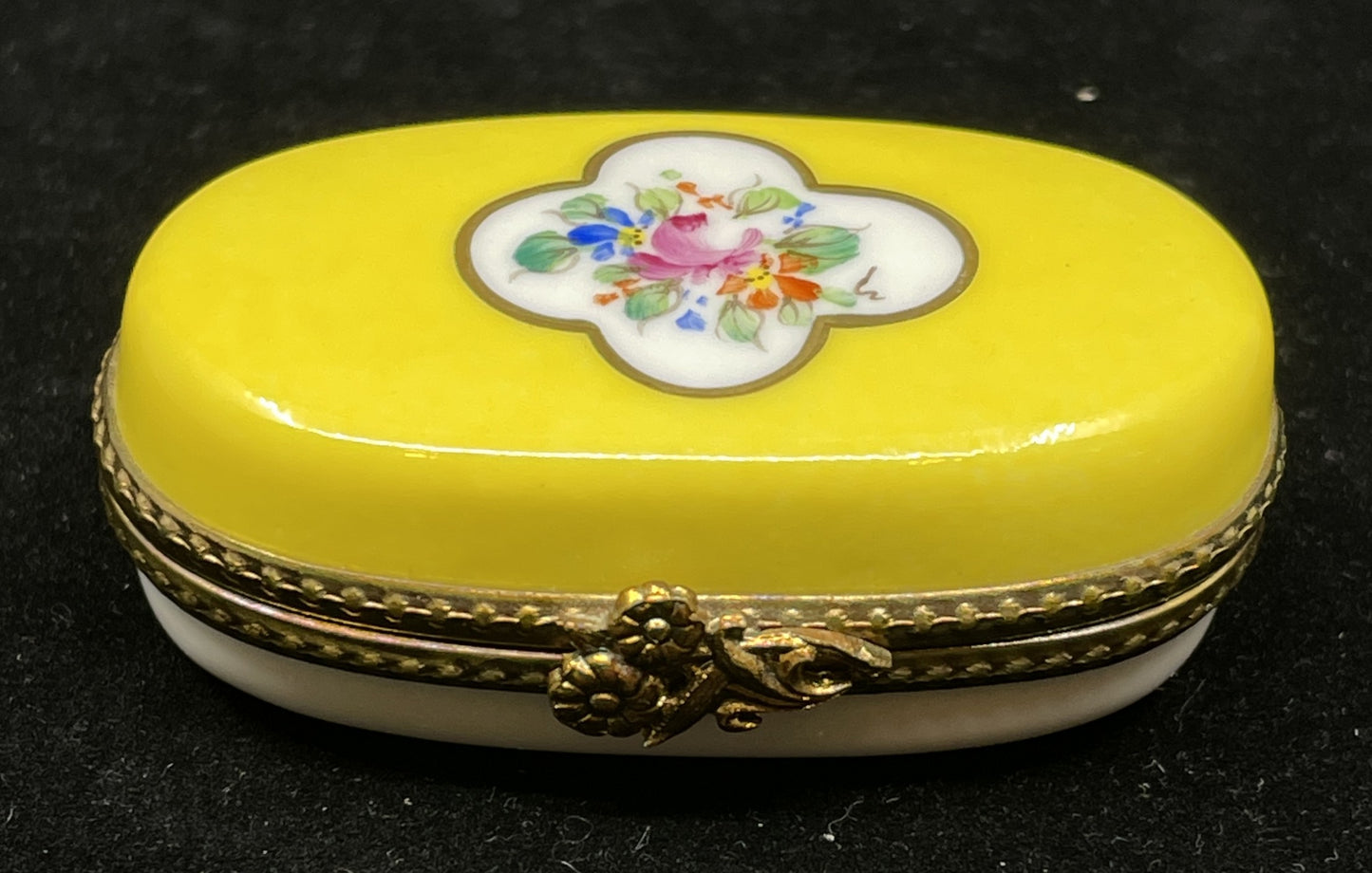 Limoges yellow floral trinket box (00P006)