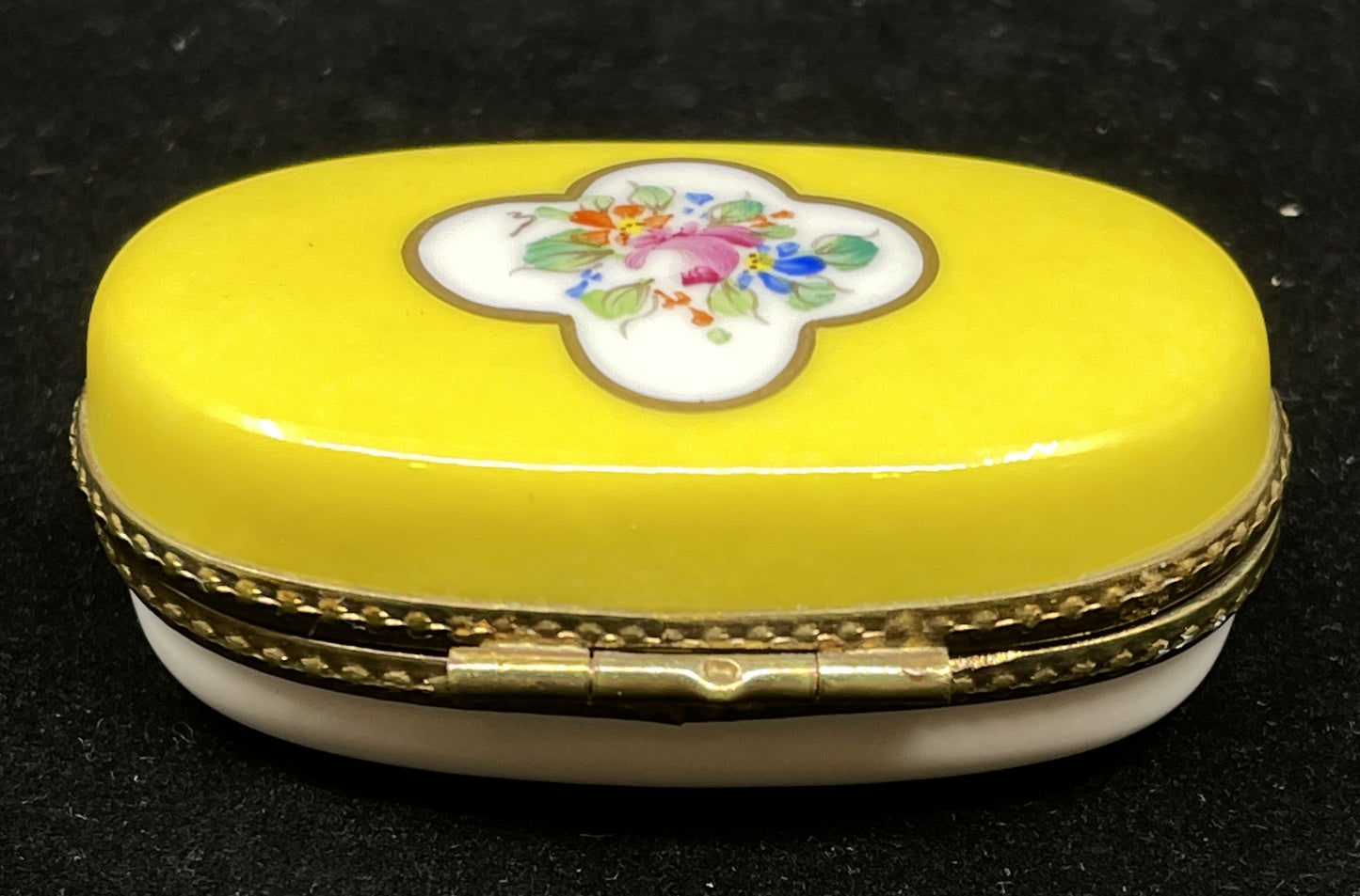 Limoges yellow floral trinket box (00P006)