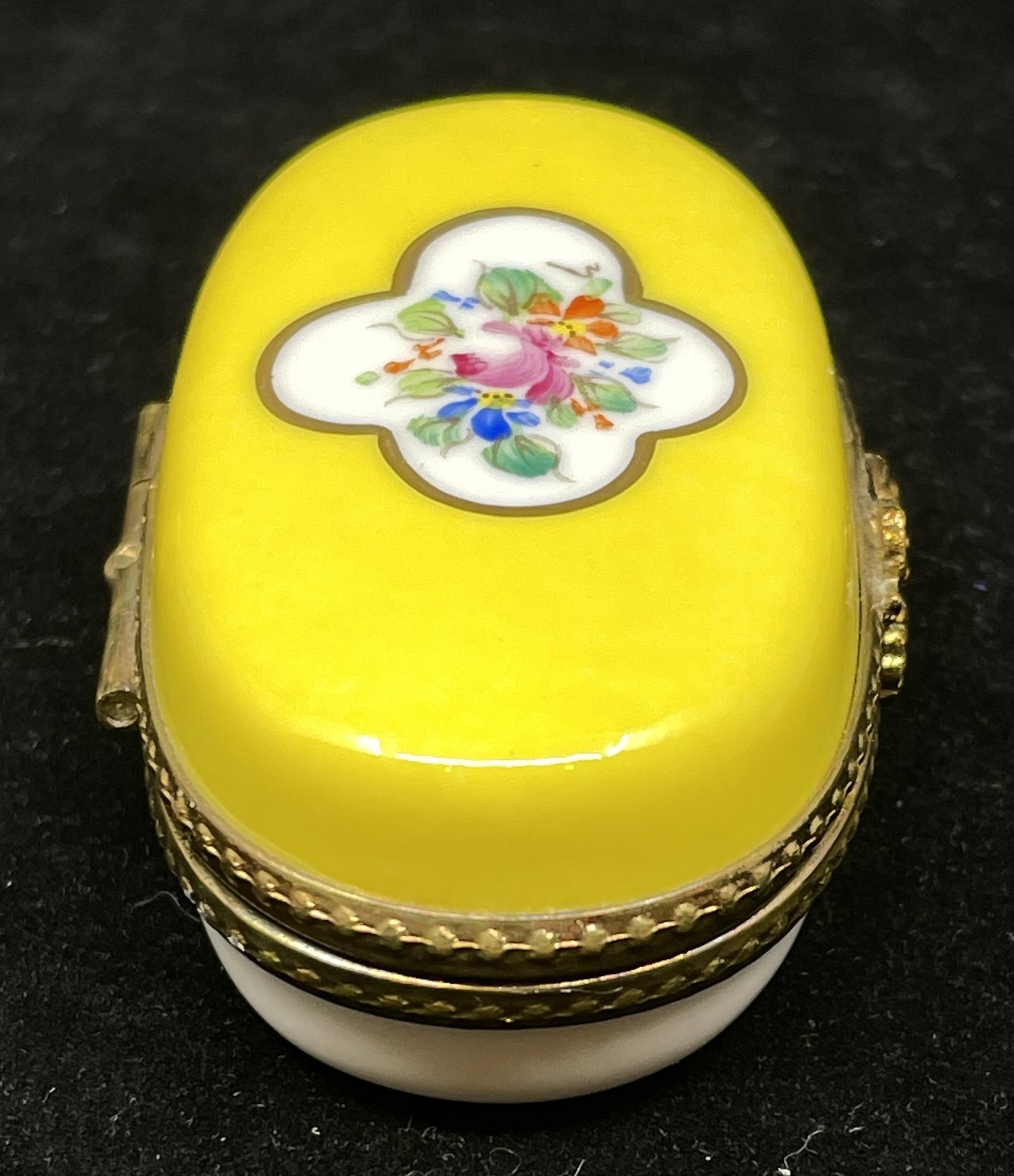 Limoges yellow floral trinket box (00P006)