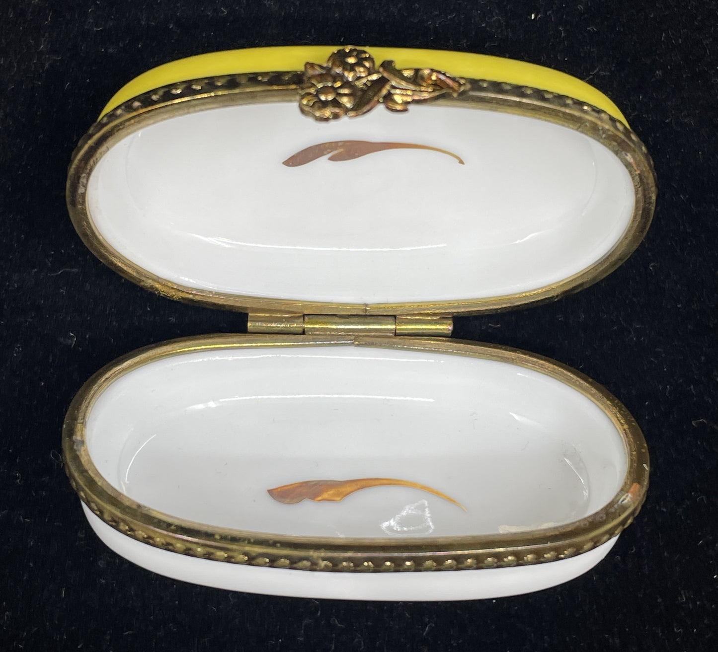 Limoges yellow floral trinket box (00P006)