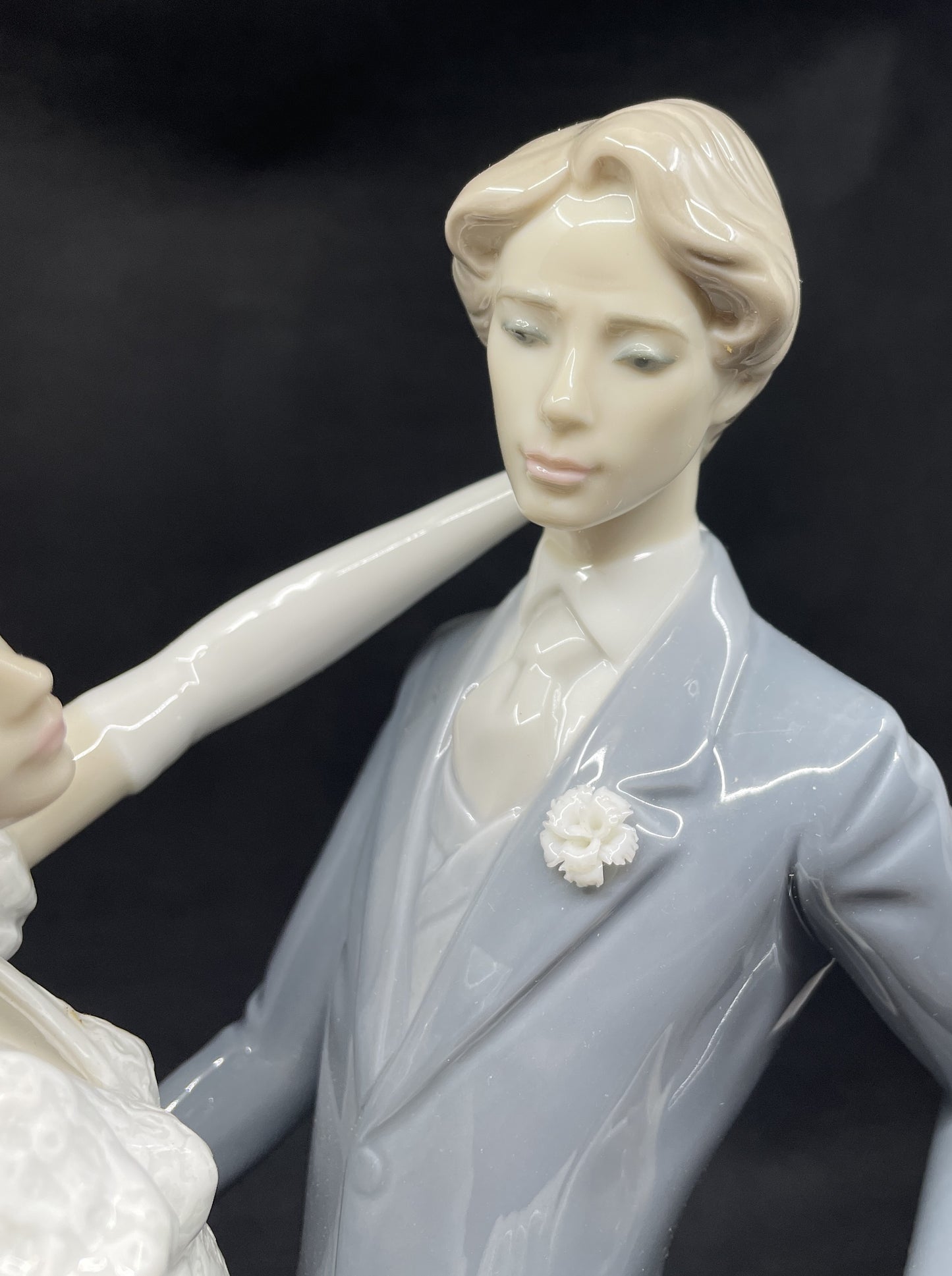 Lladro "I Love You Truely" #1528 with Box (01K001)