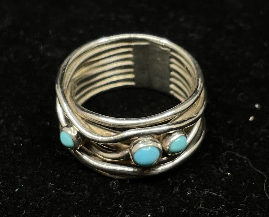 Sleeping Beauty Sterling and turquoise wire wrap ring, unsigned (09B00D)