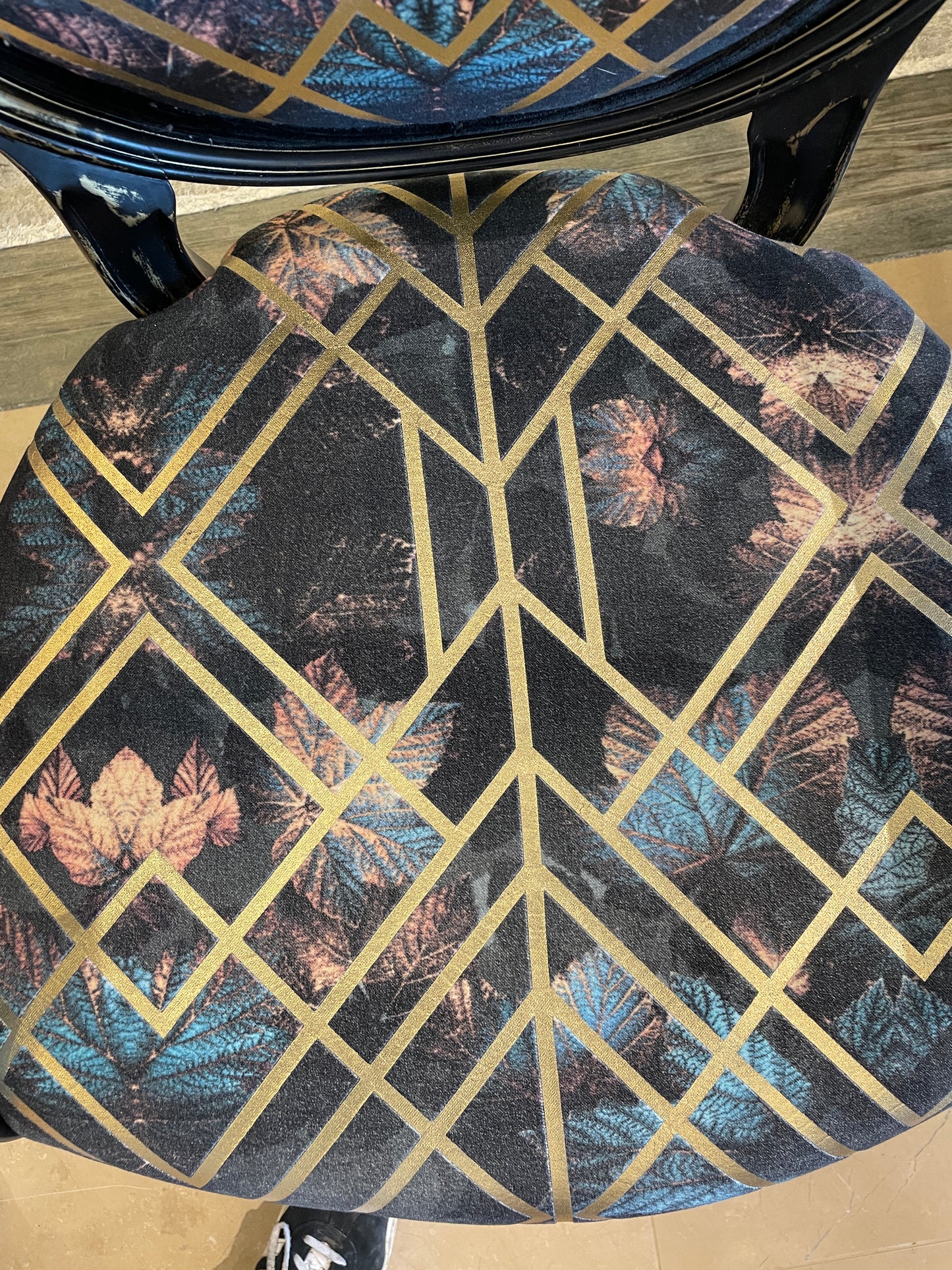 Custom Arm Chair with Geometric Pattern (0E7009)