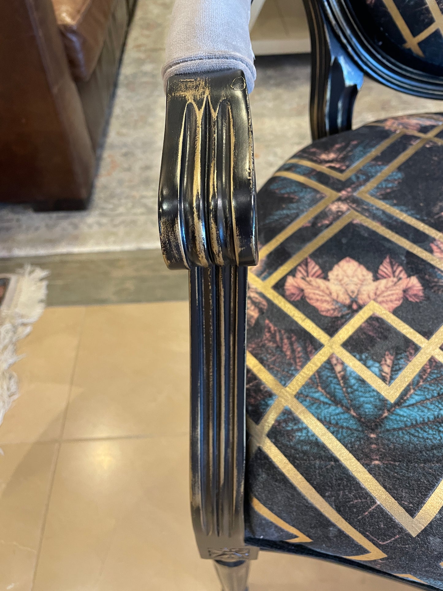 Custom Arm Chair with Geometric Pattern (0E7009)