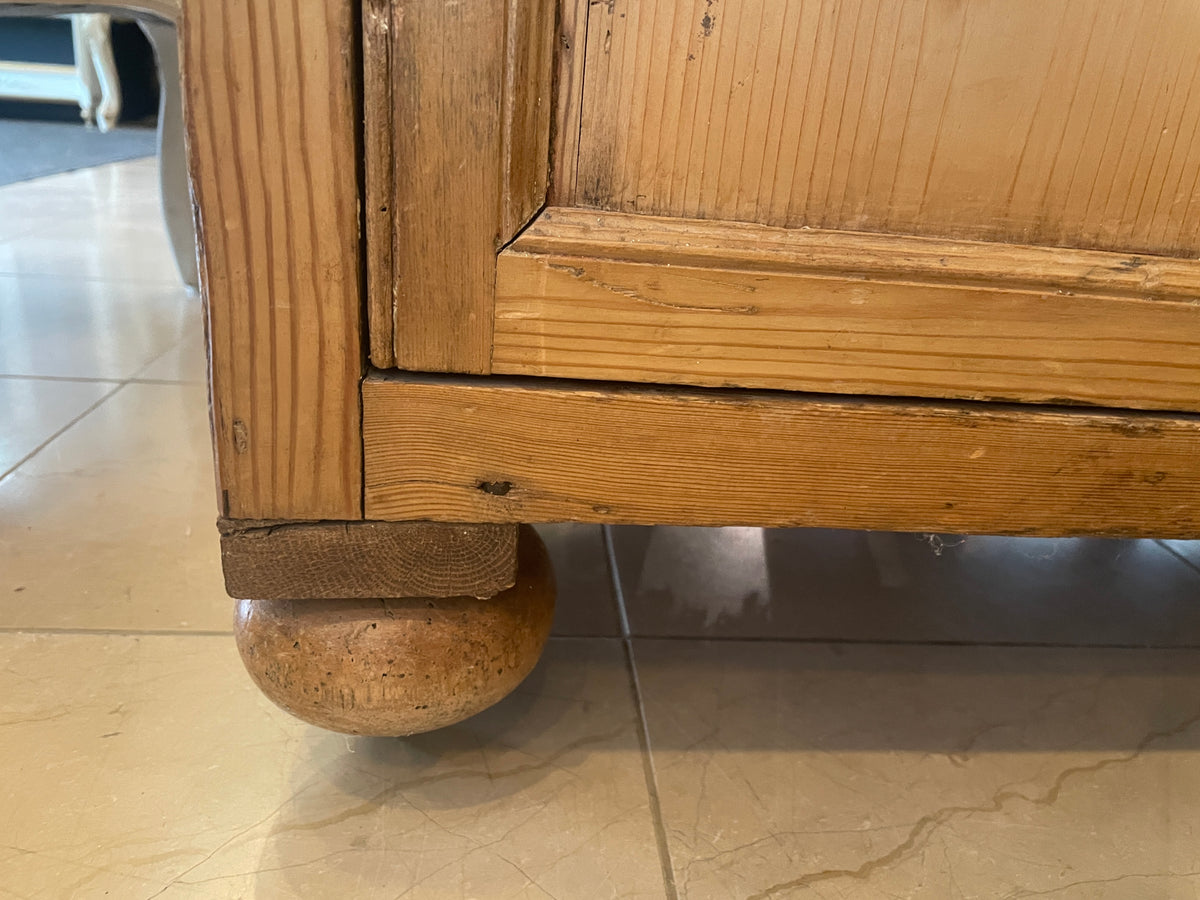 Antique Pine Cabinet (0PU008)