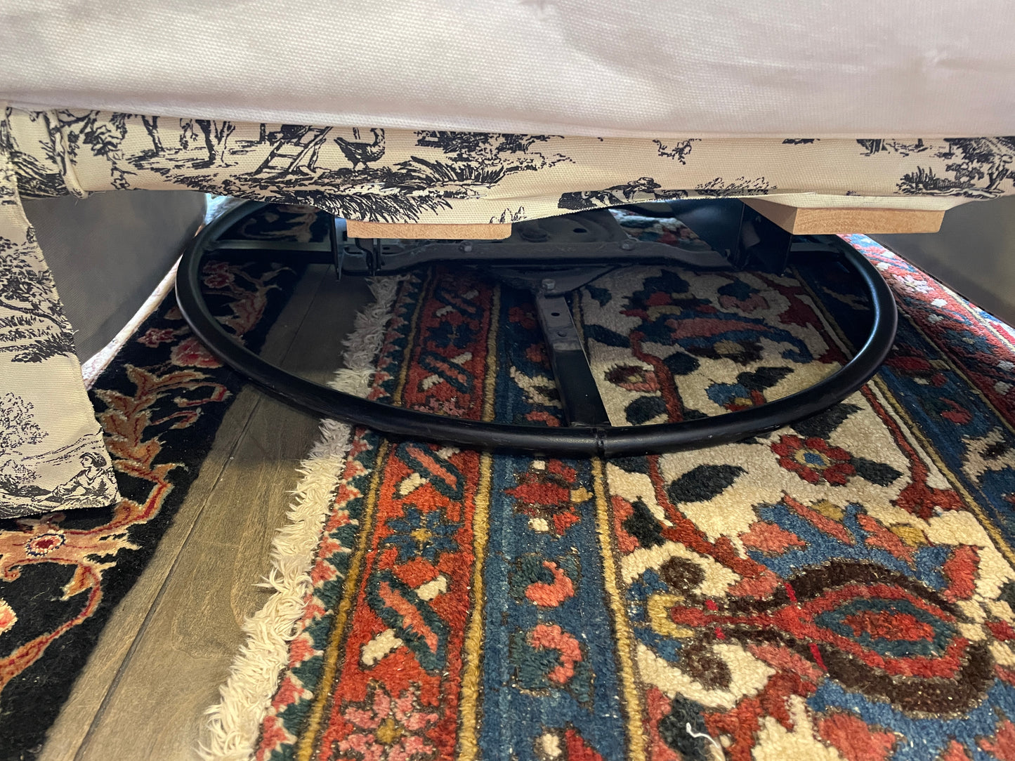 Black Toile Swivel Chair (0M3003)