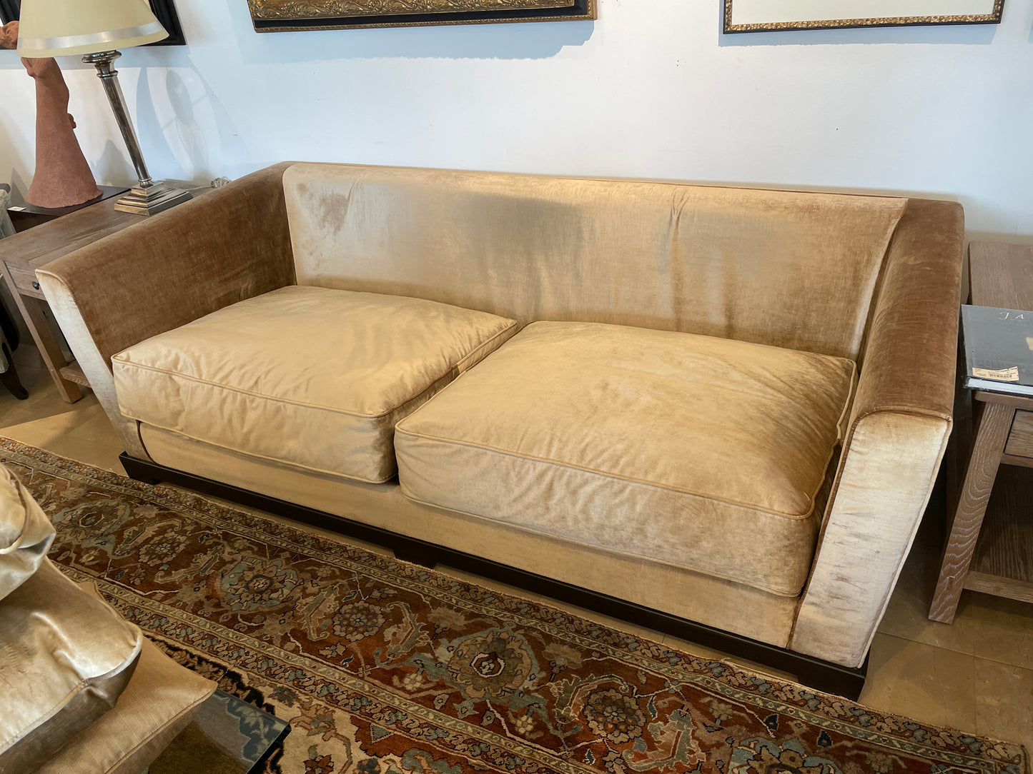 Promemoria "Wanda" Sofa 220 (Two Available) (0GD002)