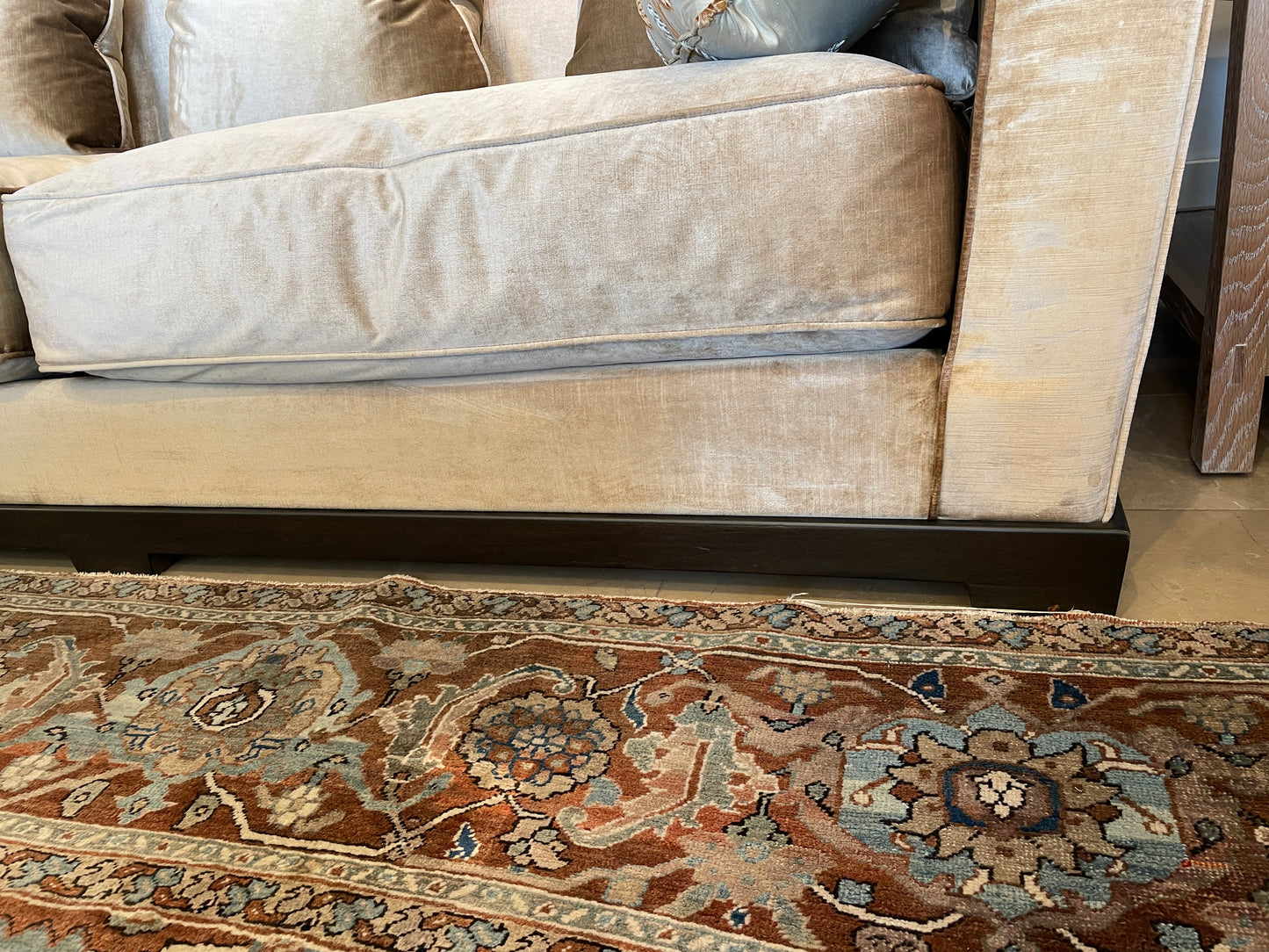 Promemoria "Wanda" Sofa 220 (Two Available) (0GD002)