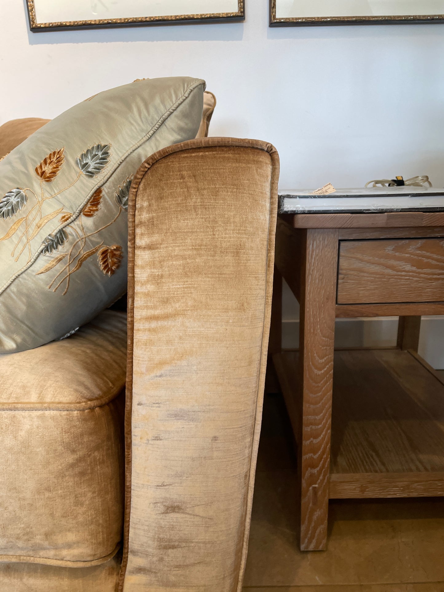 Promemoria "Wanda" Sofa 220 (Two Available) (0GD002)