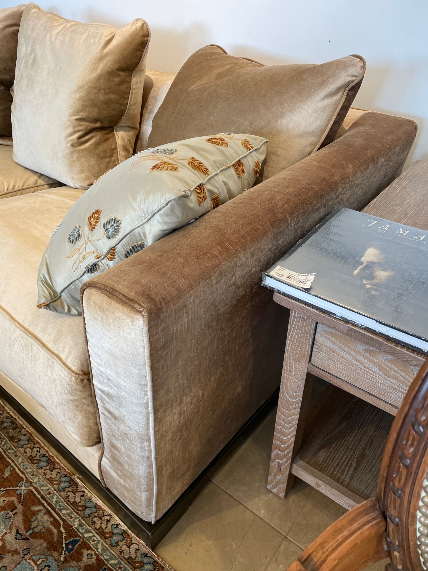 Promemoria "Wanda" Sofa 220 (Two Available) (0GD002)