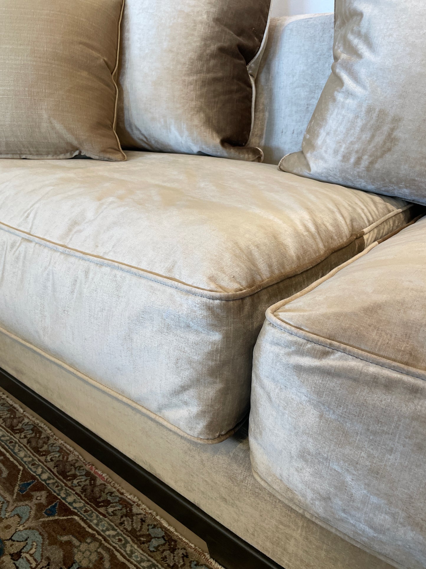Promemoria "Wanda" Sofa 220 (Two Available) (0GD002)