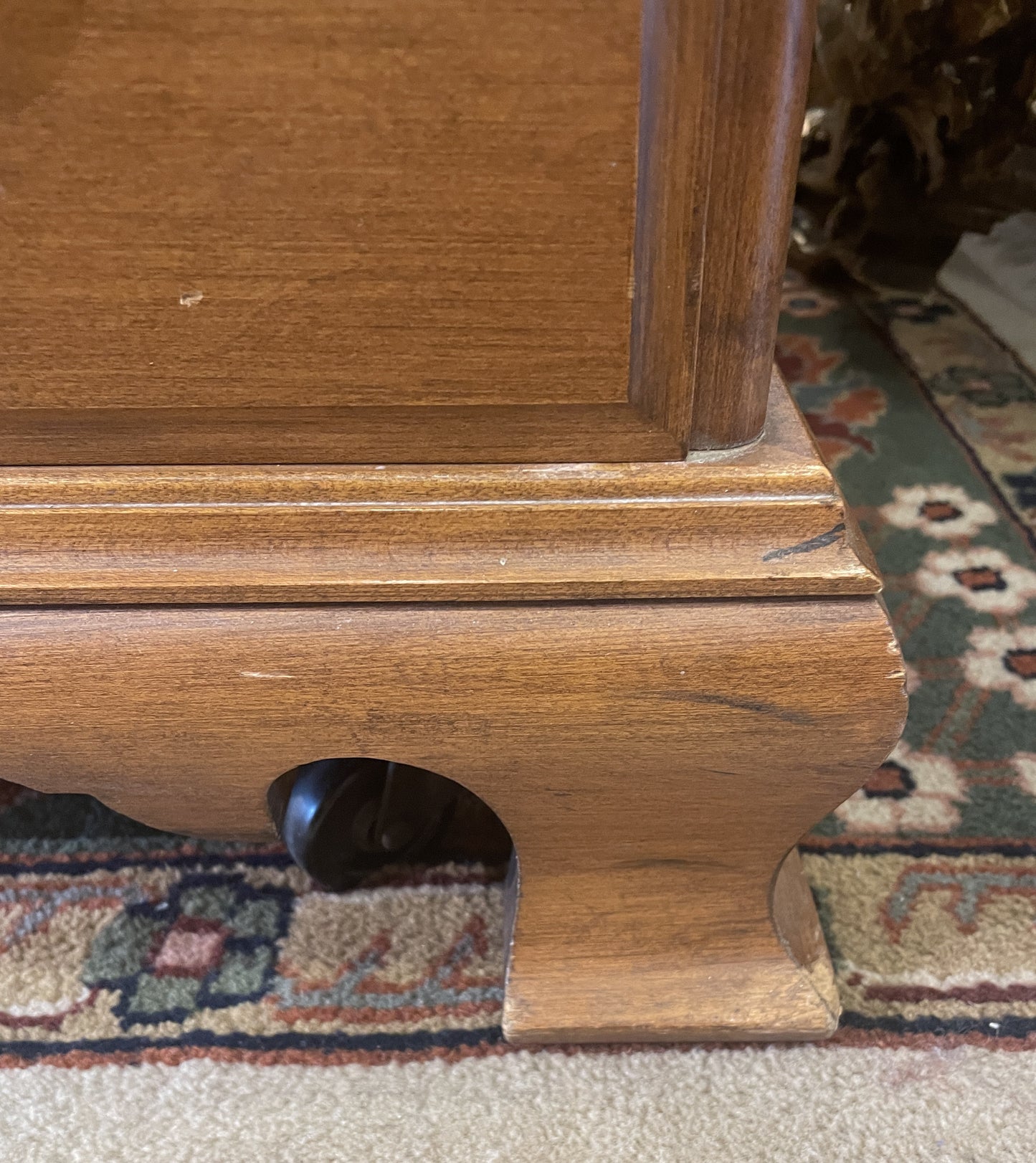 Sprague and Carleton Hard Rock Maple Dresser, Long AS IS (0M4004)