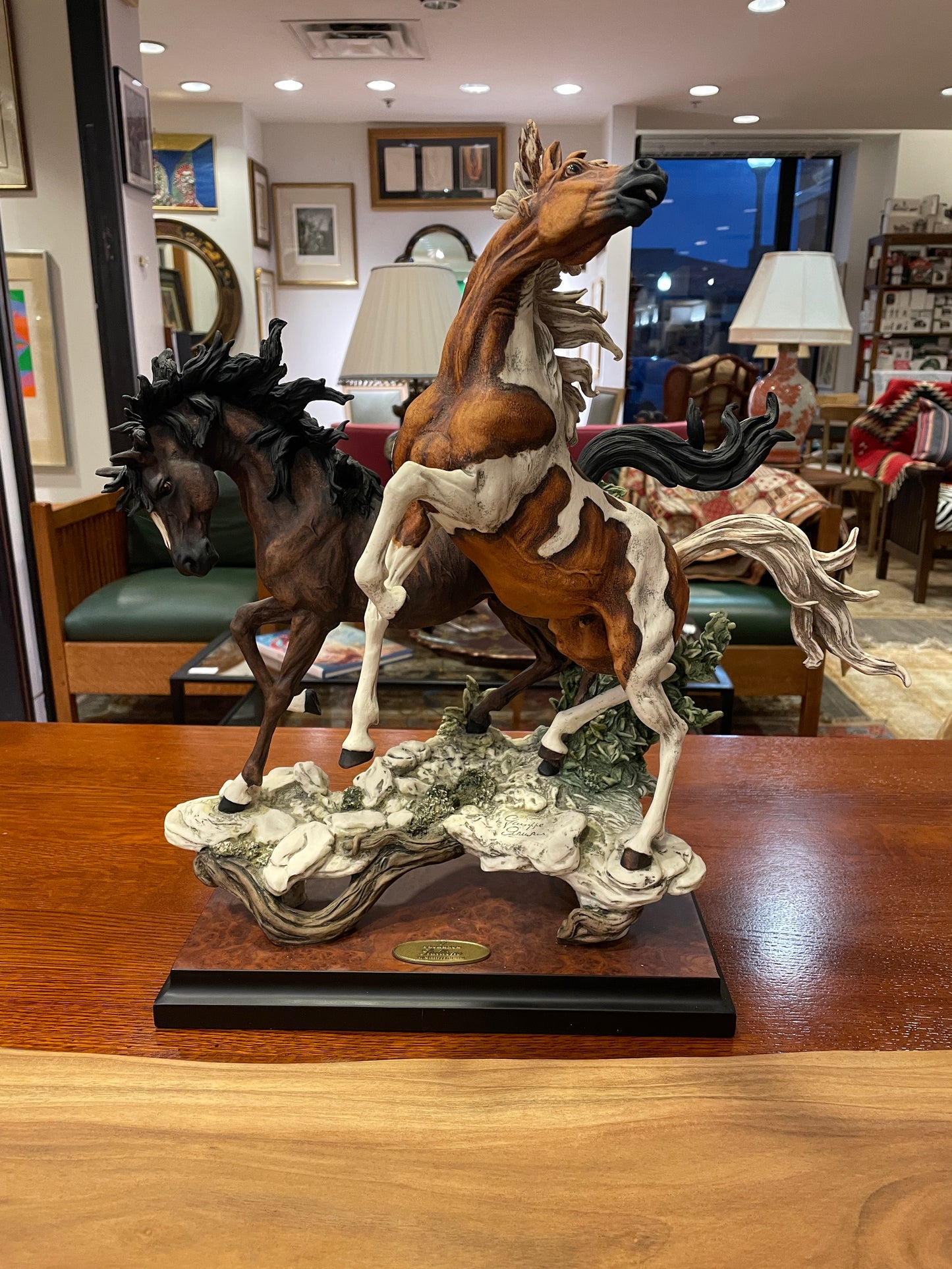 Giuseppe Armani Stallions with box (01D00U)