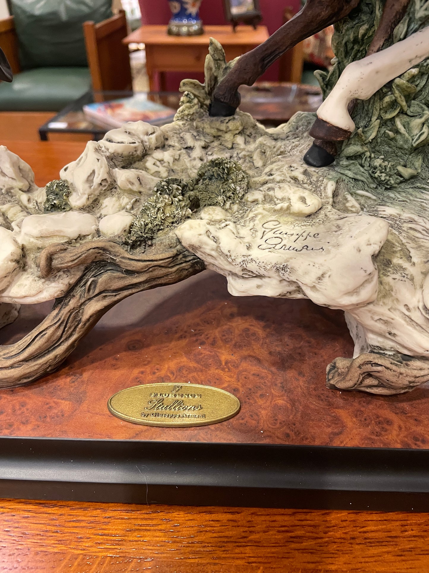 Giuseppe Armani Stallions with box (01D00U)