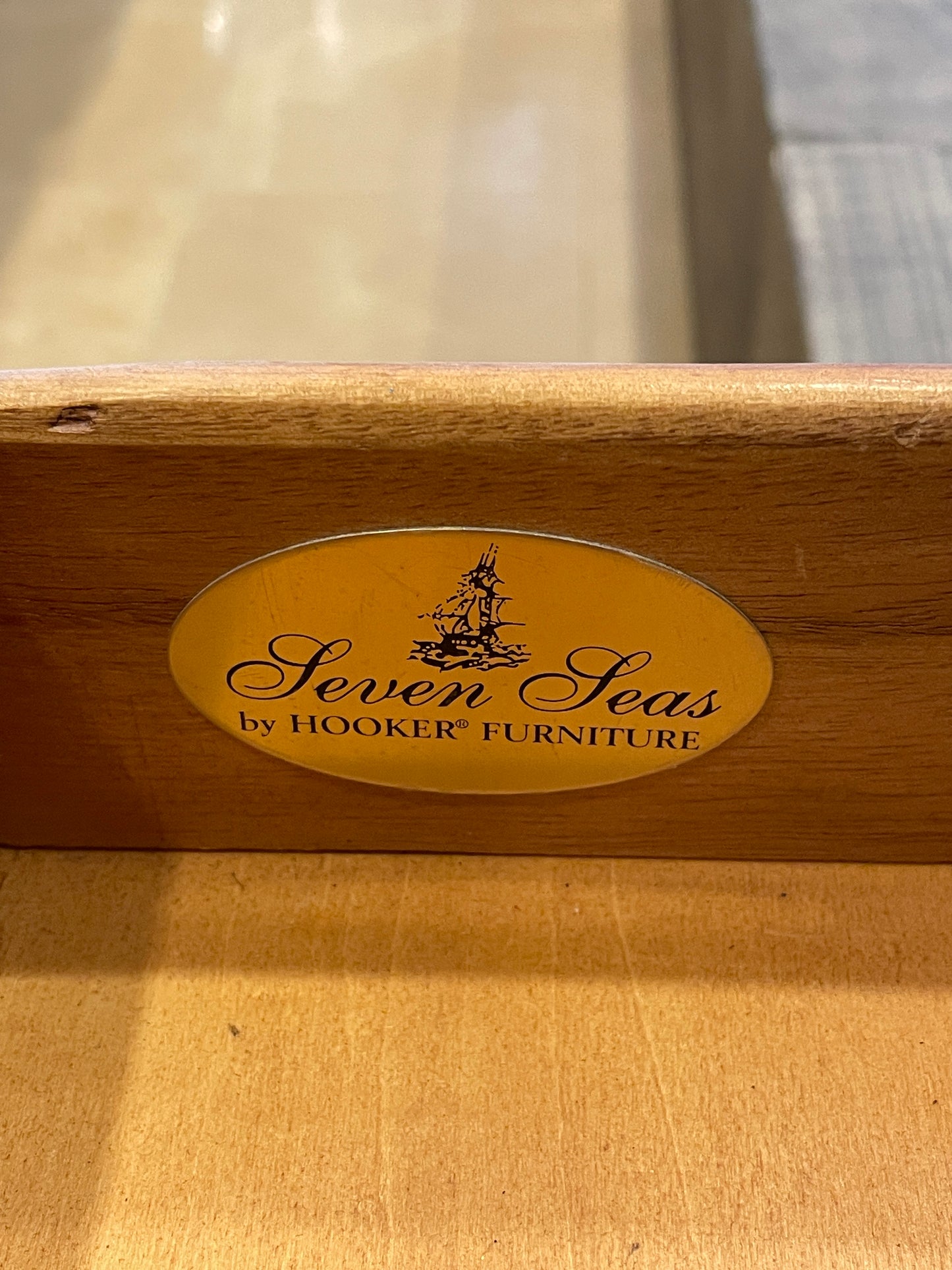 Hooker Seven Seas End Table (0IH002)